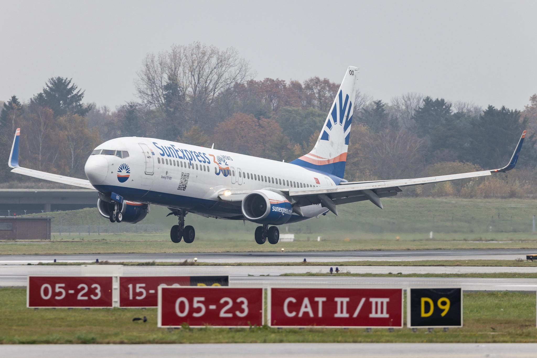 Hamburg Airport: SunExpress (XQ / SXS) |  Boeing 737-8AS B738 | TC-SOO | MSN 33558