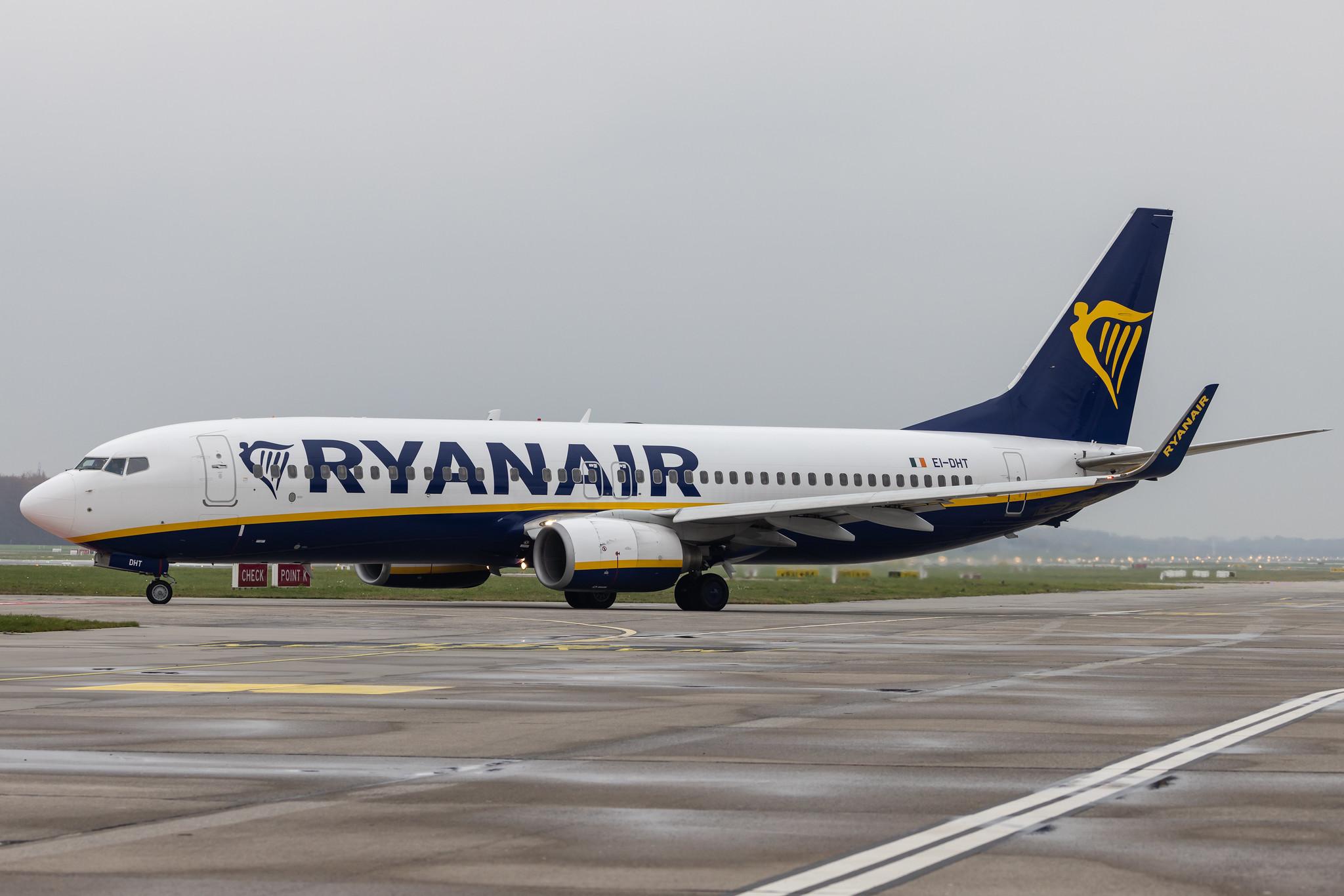 Hamburg Airport: Ryanair (FR / RYR) |  Boeing 737-8AS B738 | EI-DHT | MSN 33581