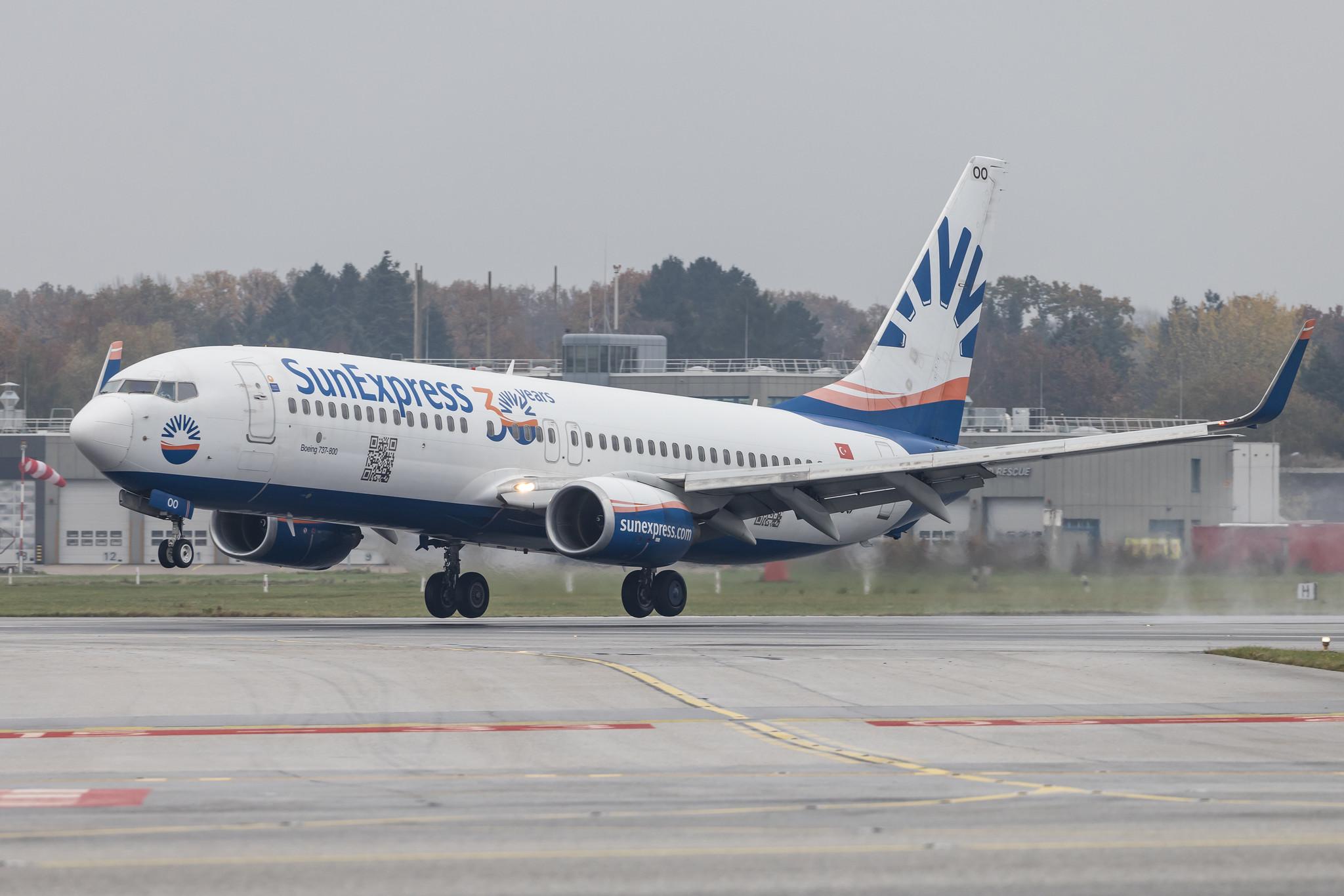 Hamburg Airport: SunExpress (XQ / SXS) |  Boeing 737-8AS B738 | TC-SOO | MSN 33558