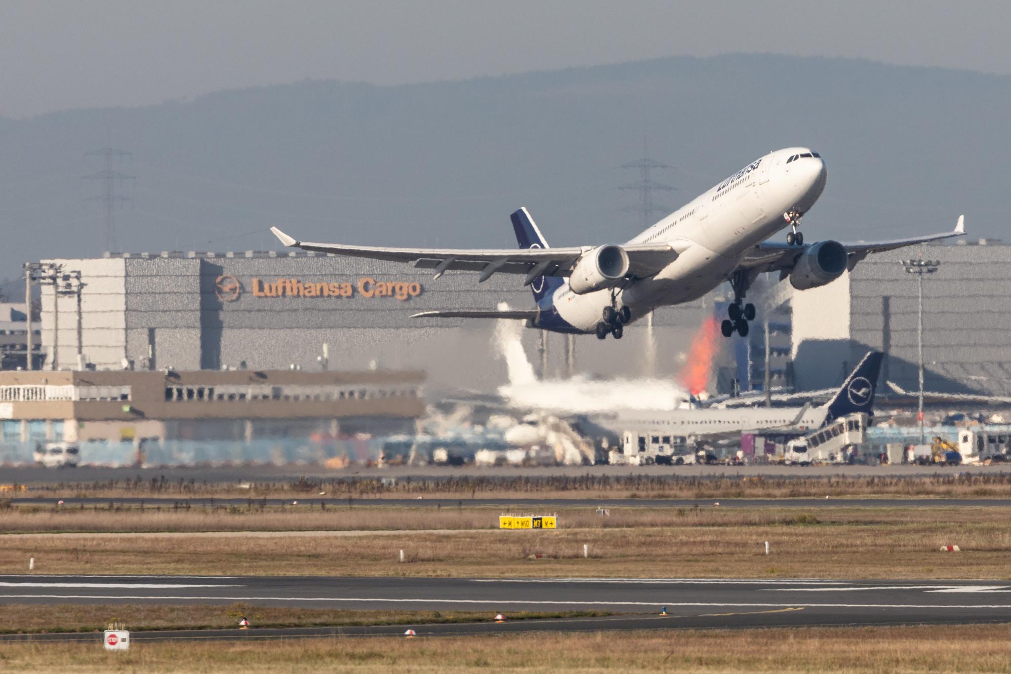 Frankfurt Airport: Lufthansa (LH / DLH) |  Airbus A330-343 A333 | D-AIKI | MSN 0687
