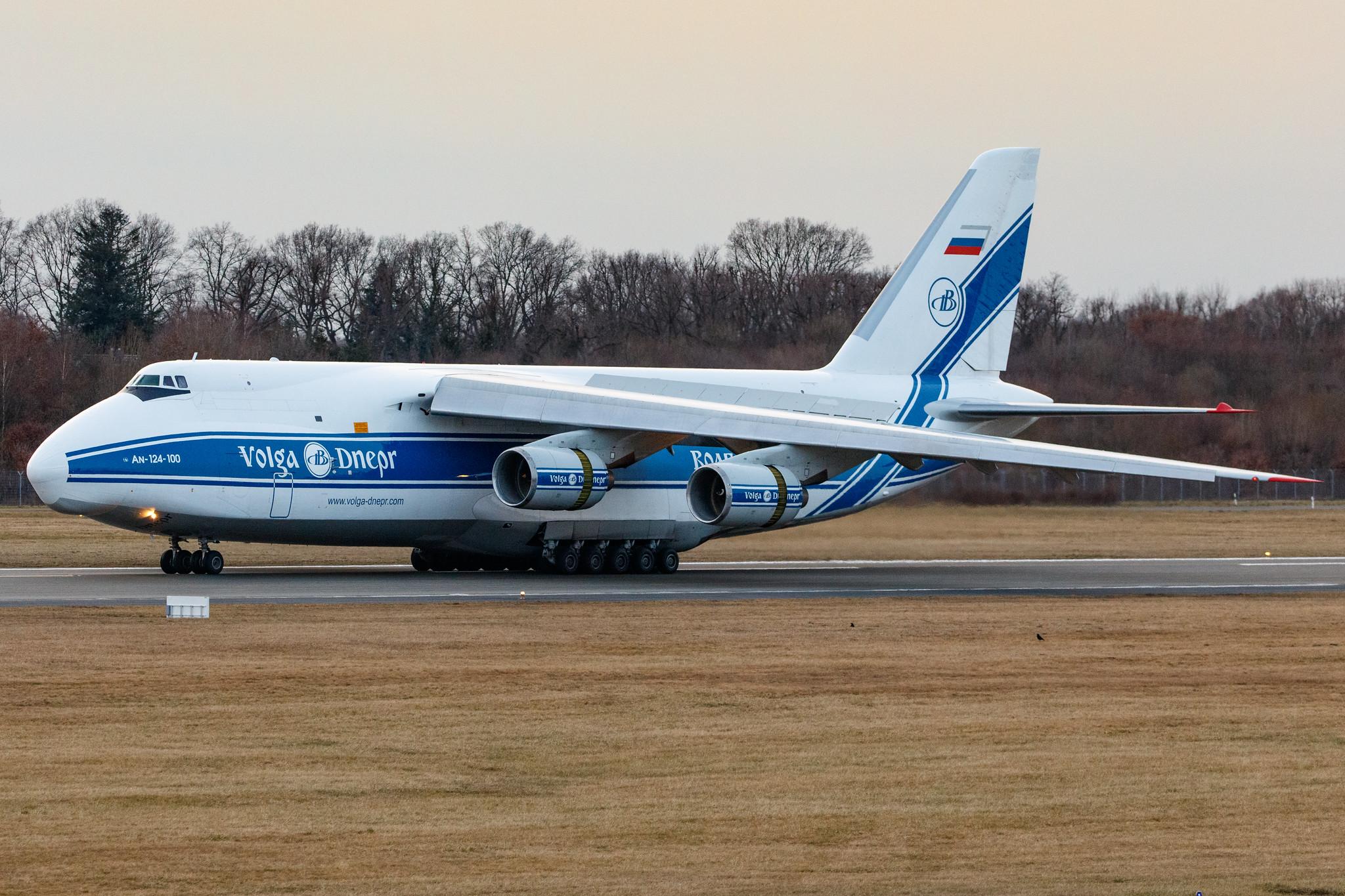 Hamburg Airport: Volga-Dnepr Airlines (VI / VDA) |  Antonov An-124-100 Ruslan A124 | RA-82046 | MSN 9773052255117
