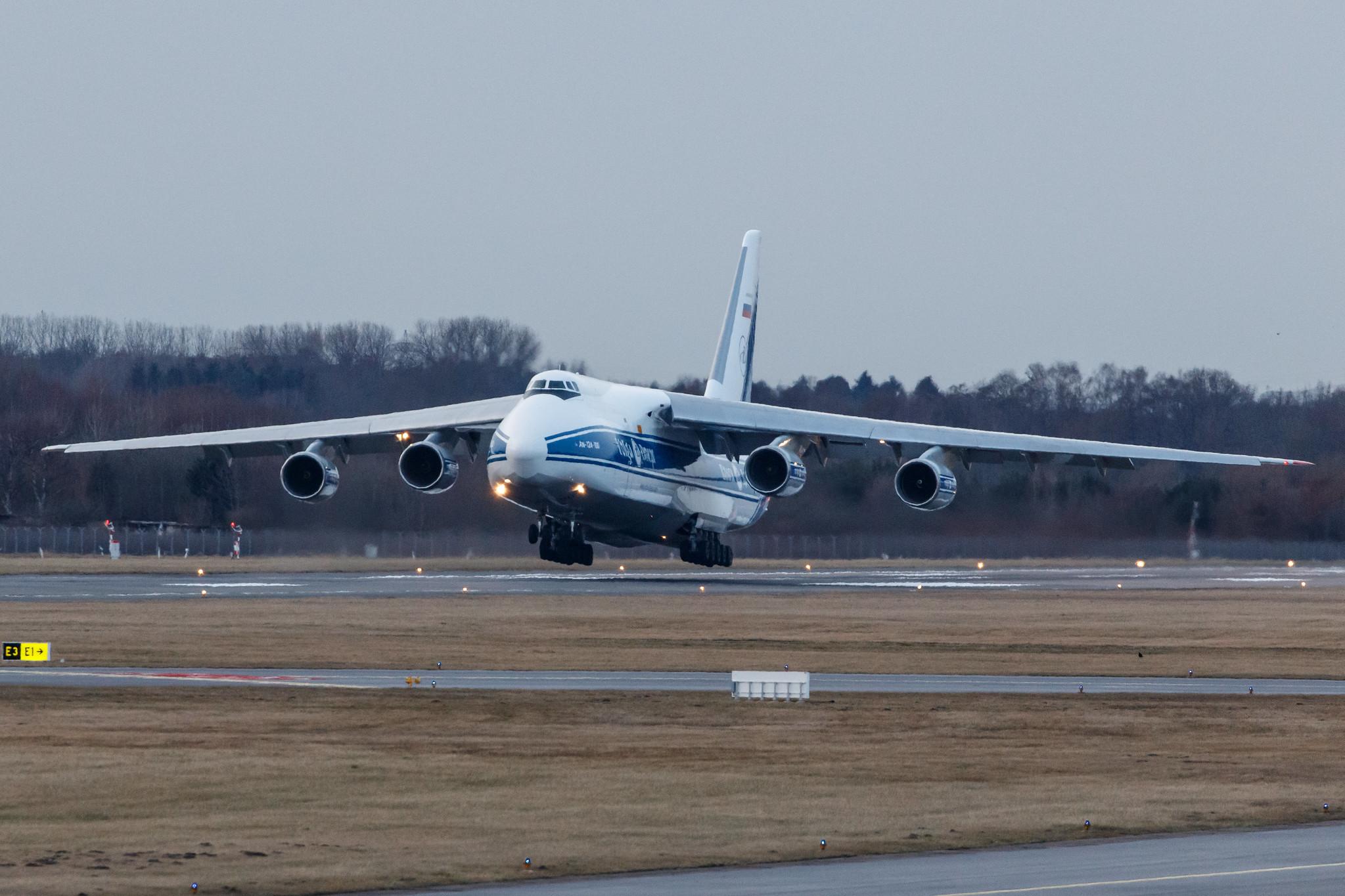 Hamburg Airport: Volga-Dnepr Airlines (VI / VDA) |  Antonov An-124-100 Ruslan A124 | RA-82046 | MSN 9773052255117