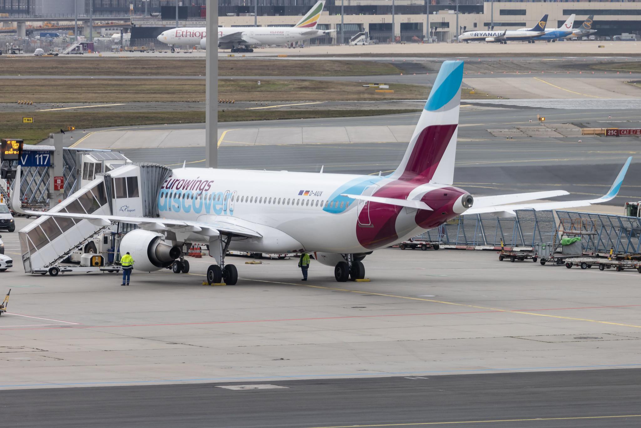 Frankfurt Airport: Eurowings Discover (4Y / OCN) |  Airbus A320-214 A320 | D-AIUX | MSN 7256