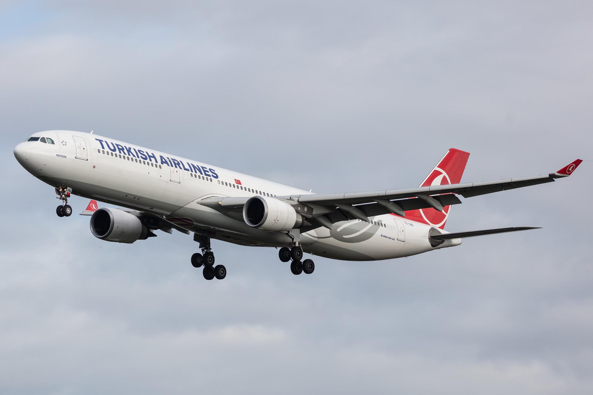 Hamburg Airport: Turkish Airlines (TK / THY) |  Airbus A330-303 A333 | TC-LNG | MSN 1718