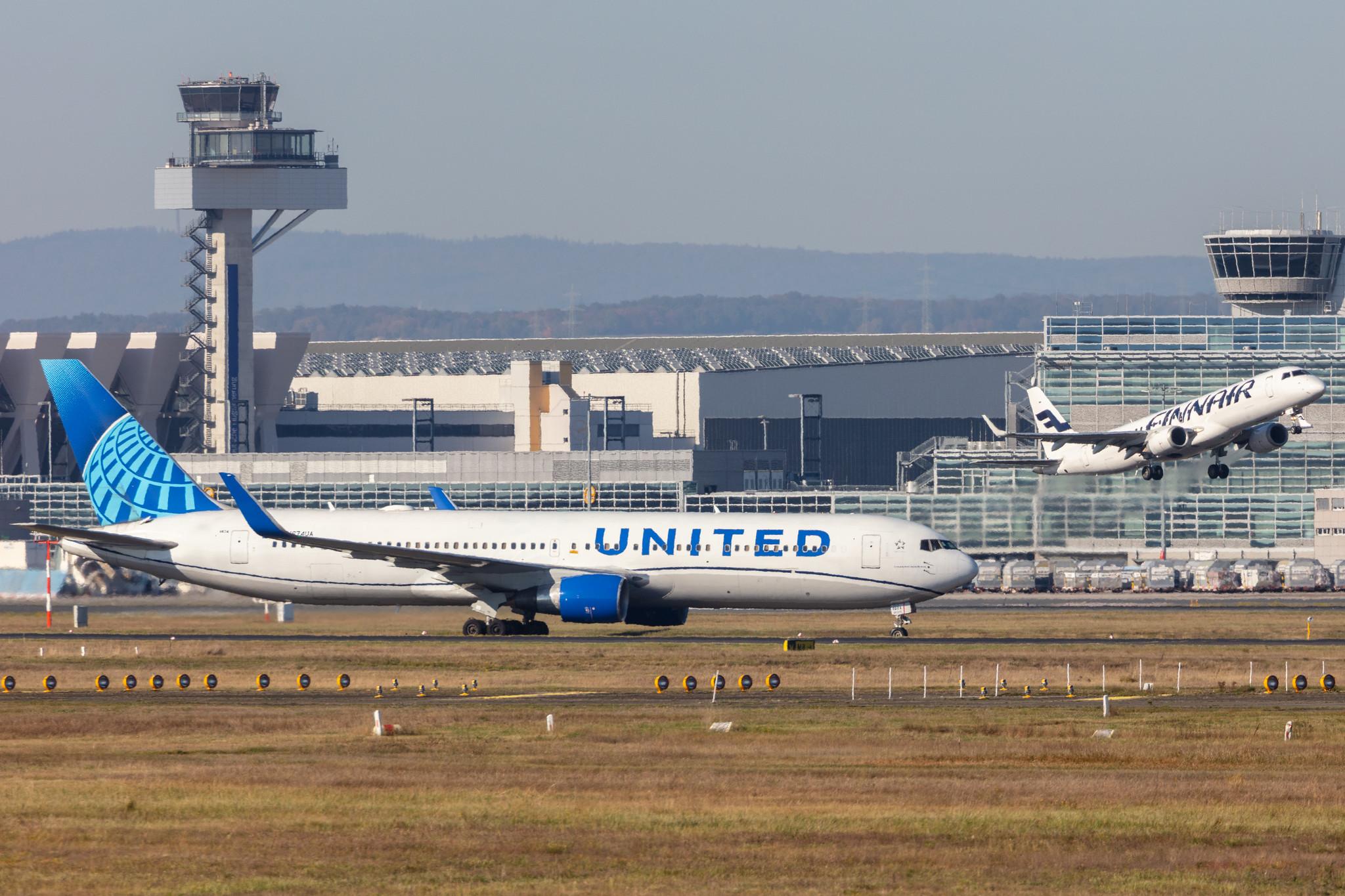 Frankfurt Airport: United Airlines (UA / UAL) |  Boeing 767-322(ER) B763 | N674UA | MSN 29242
