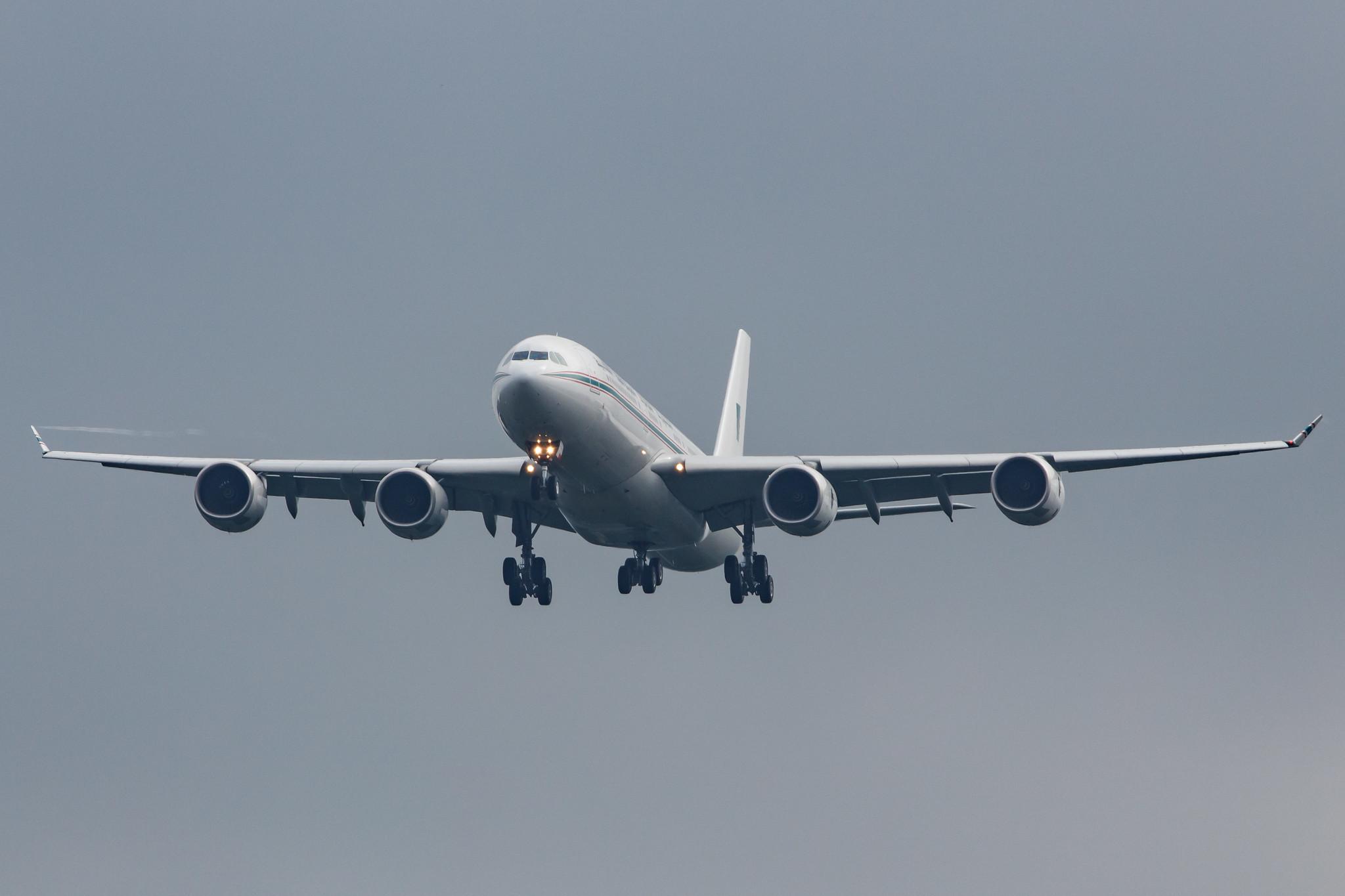 Hamburg Airport: Algerian Government |  Airbus A340-541 A345 | 7T-VPP | MSN 0917