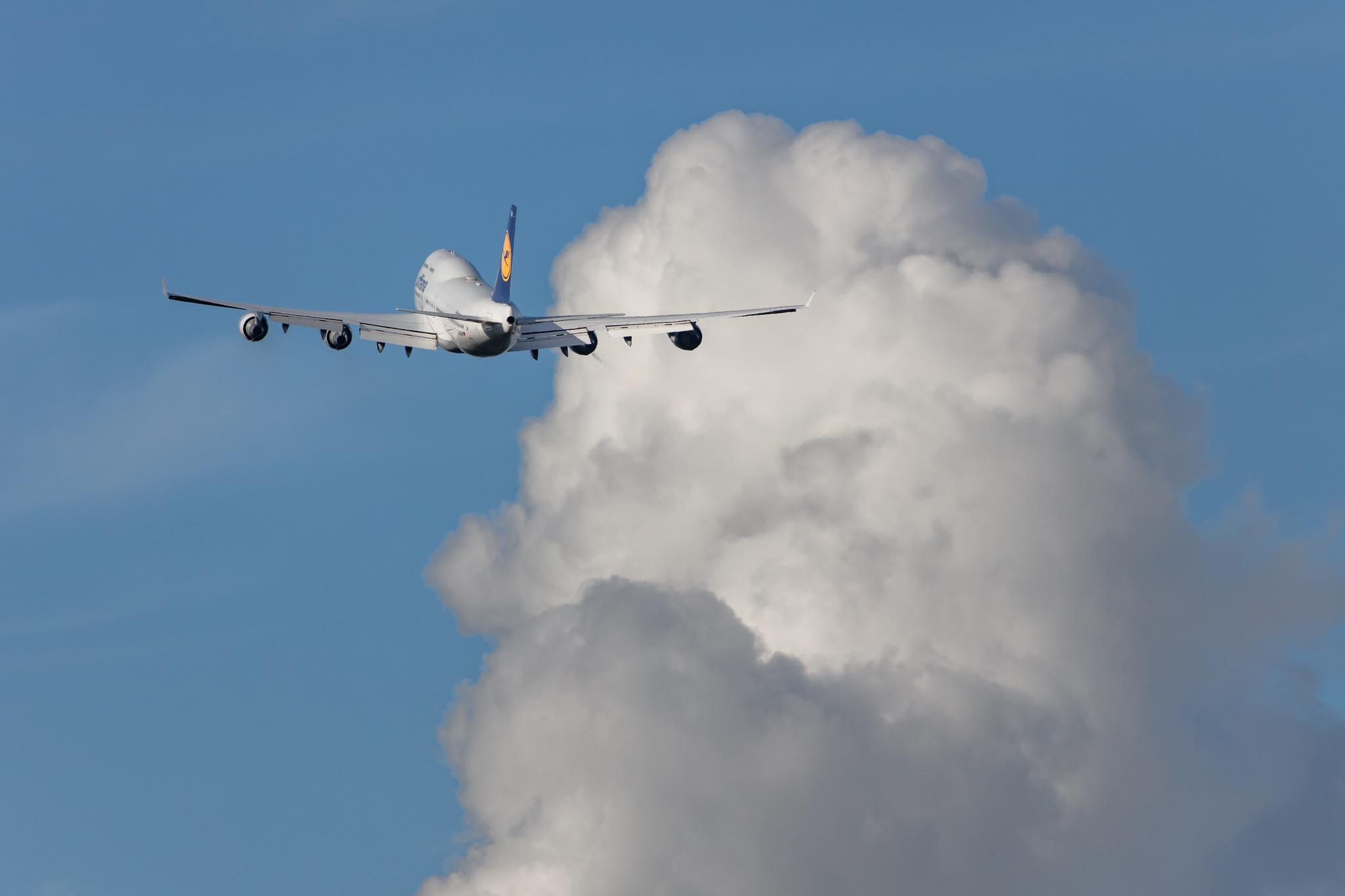 Hamburg Airport: Lufthansa (LH / DLH) |  Boeing 747-430 B744 | D-ABVW | MSN 29493
