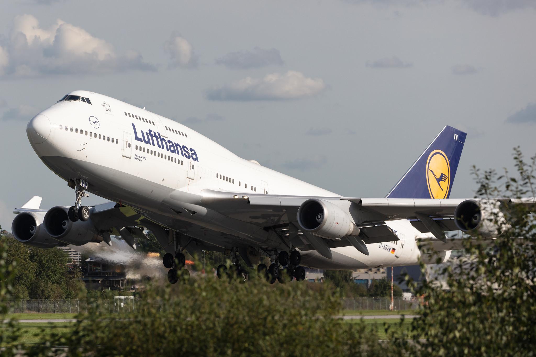 Hamburg Airport: Lufthansa (LH / DLH) |  Boeing 747-430 B744 | D-ABVW | MSN 29493