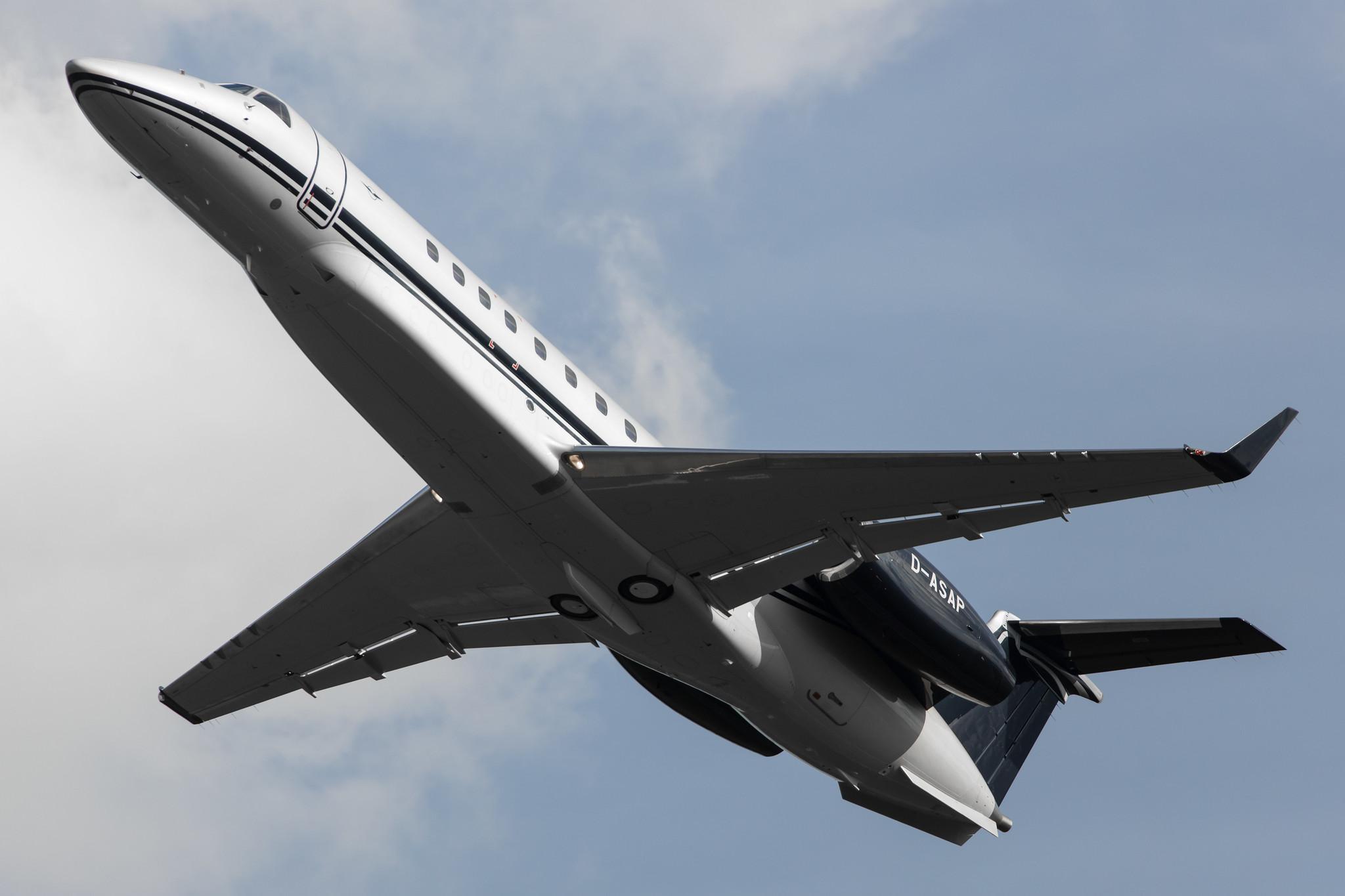 Hamburg Airport: Air Hamburg (/ AHO) |  Embraer Legacy 650E E35L | D-ASAP | MSN 14501230