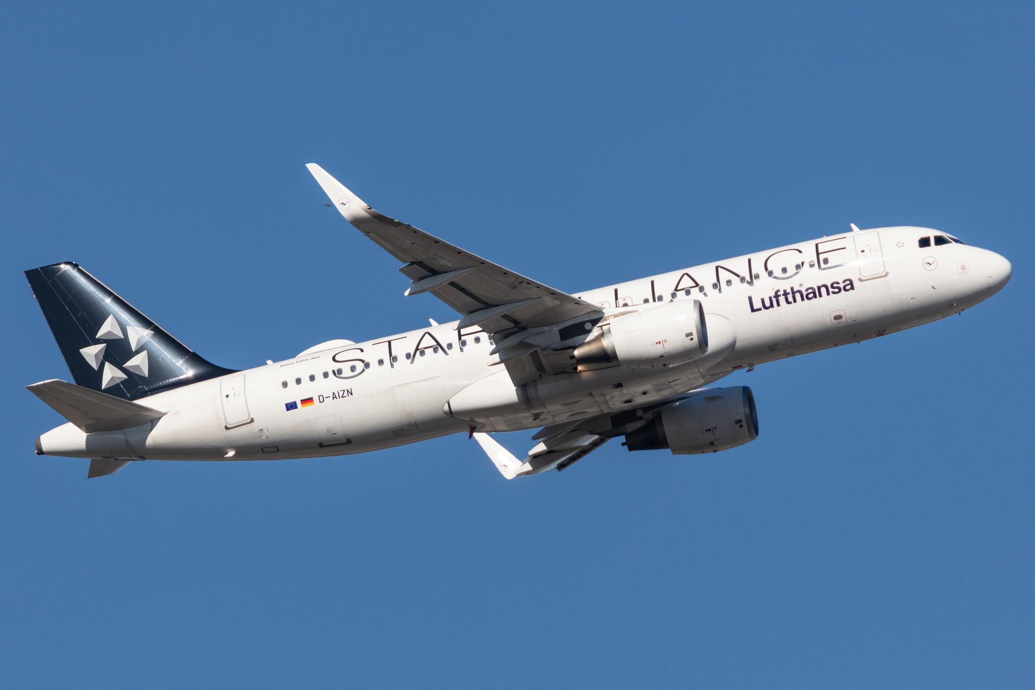 Frankfurt Airport: Lufthansa (LH / DLH) |  Livery: Star Alliance Livery |  Airbus A320-214 A320 | D-AIZN | MSN 5425