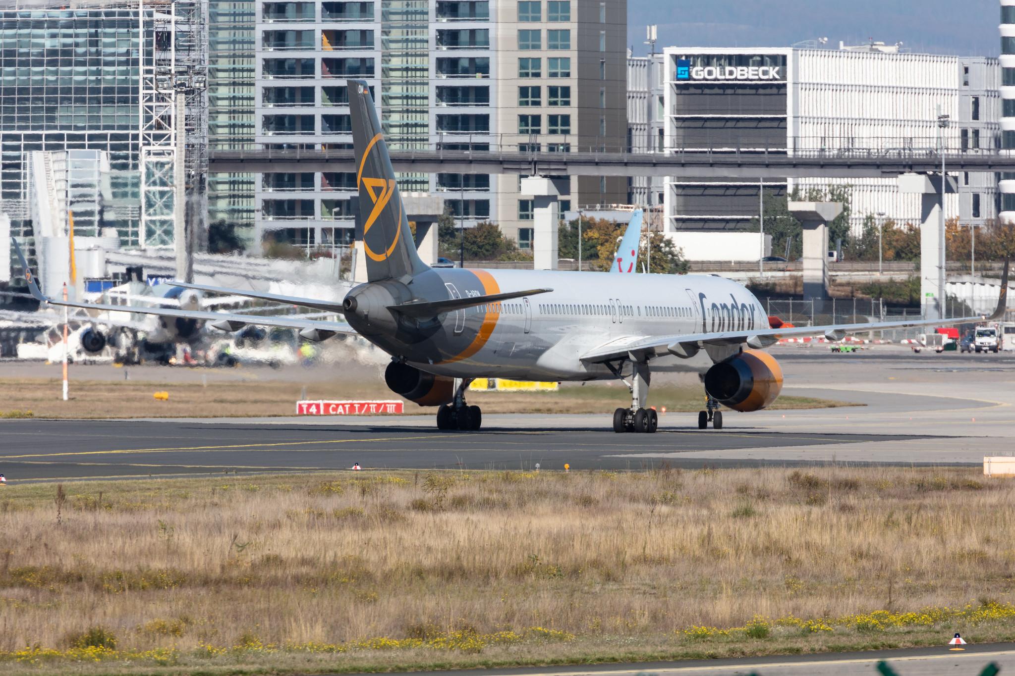 Frankfurt Airport: Condor (DE / CFG) |  Boeing 757-330 B753 | D-ABOM | MSN 29022
