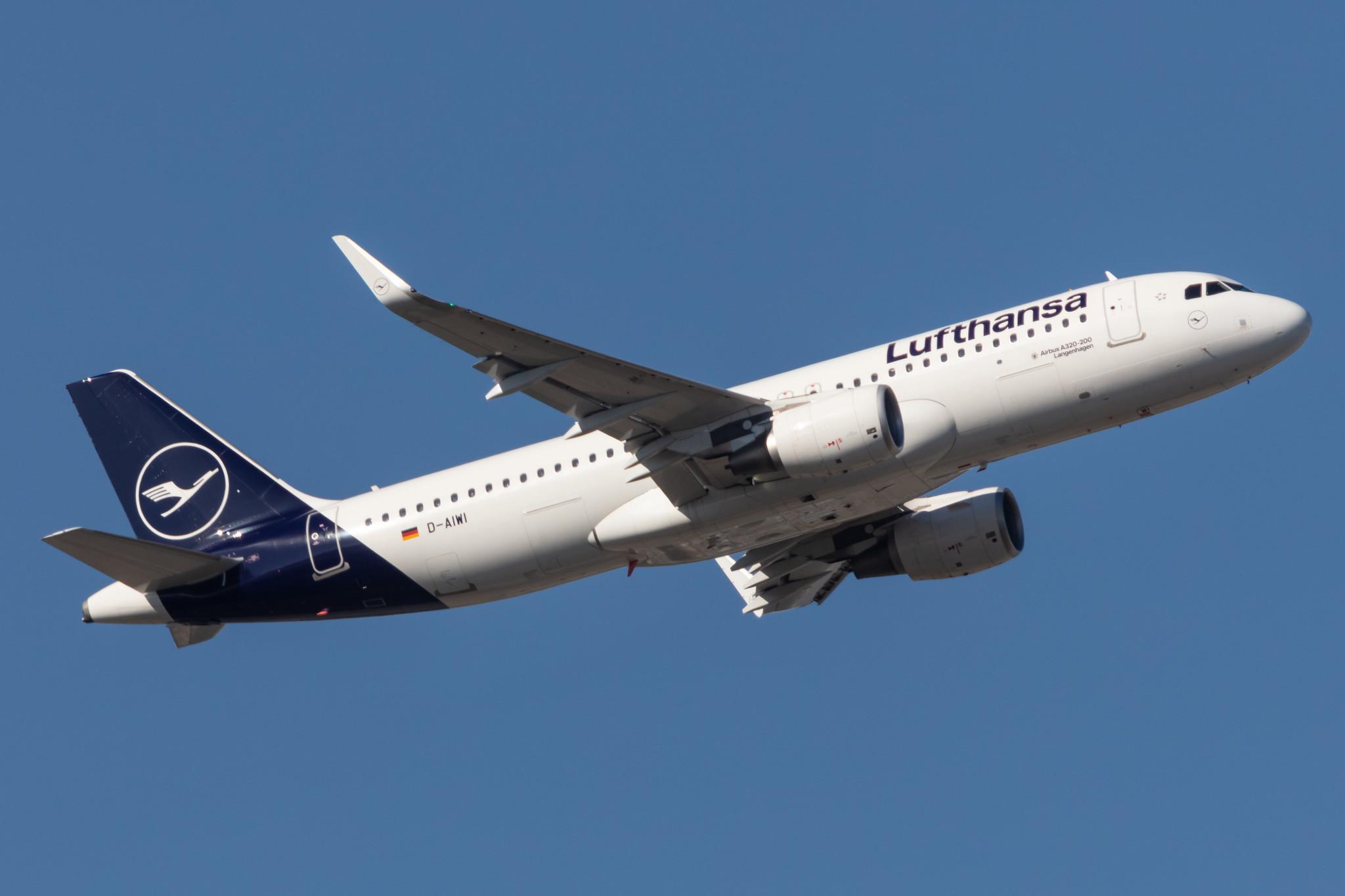 Frankfurt Airport: Lufthansa (LH / DLH) |  Airbus A320-214 A320 | D-AIWI | MSN 8951