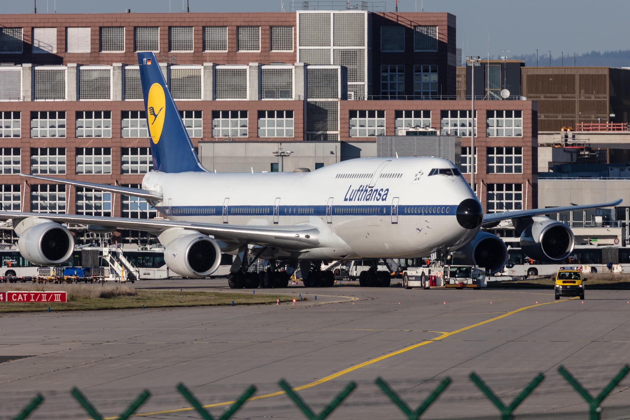 Frankfurt Airport: Lufthansa (LH / DLH) |  Livery: Retro Livery |  Boeing 747-830 B748 | D-ABYT | MSN 37844
