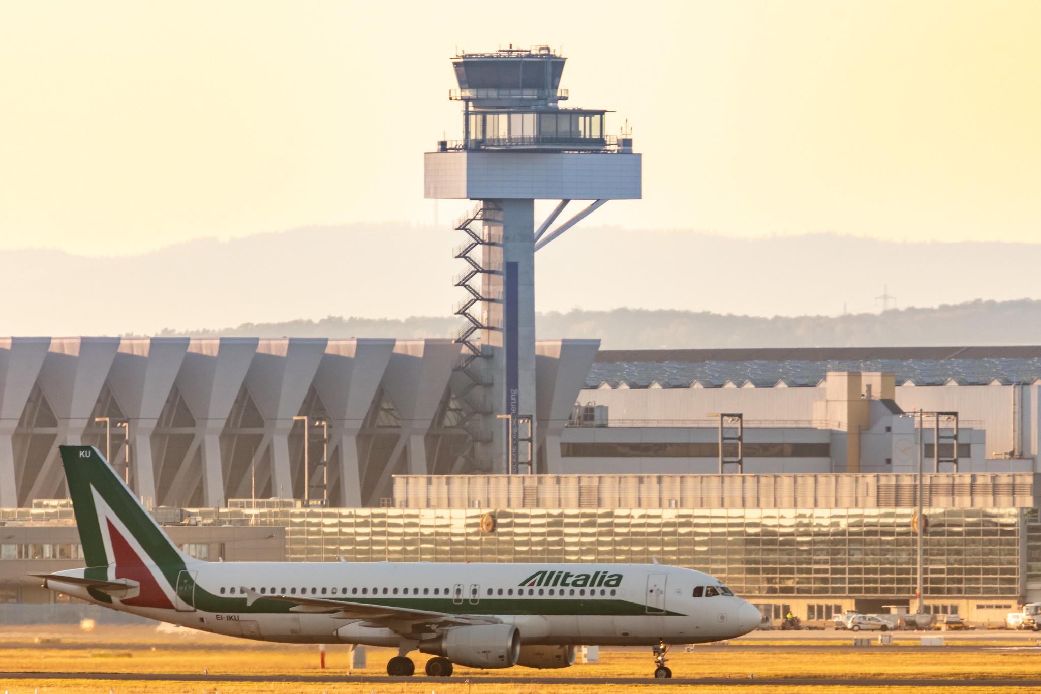 Frankfurt Airport: ITA Airways (AZ / ITY) | Operator: Italia Trasporto Aereo |  Airbus A320-214 A320 | EI-IKU | MSN 1217