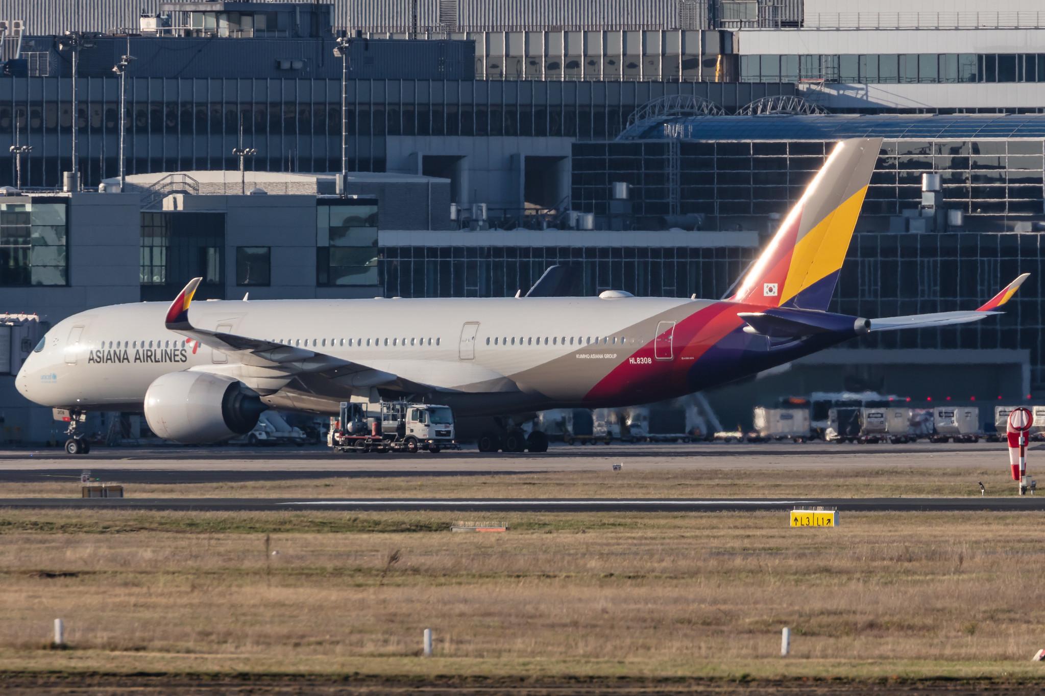 Frankfurt Airport: Asiana Airlines (OZ / AAR) |  Airbus A350-941 A359 | HL8308 | MSN 218