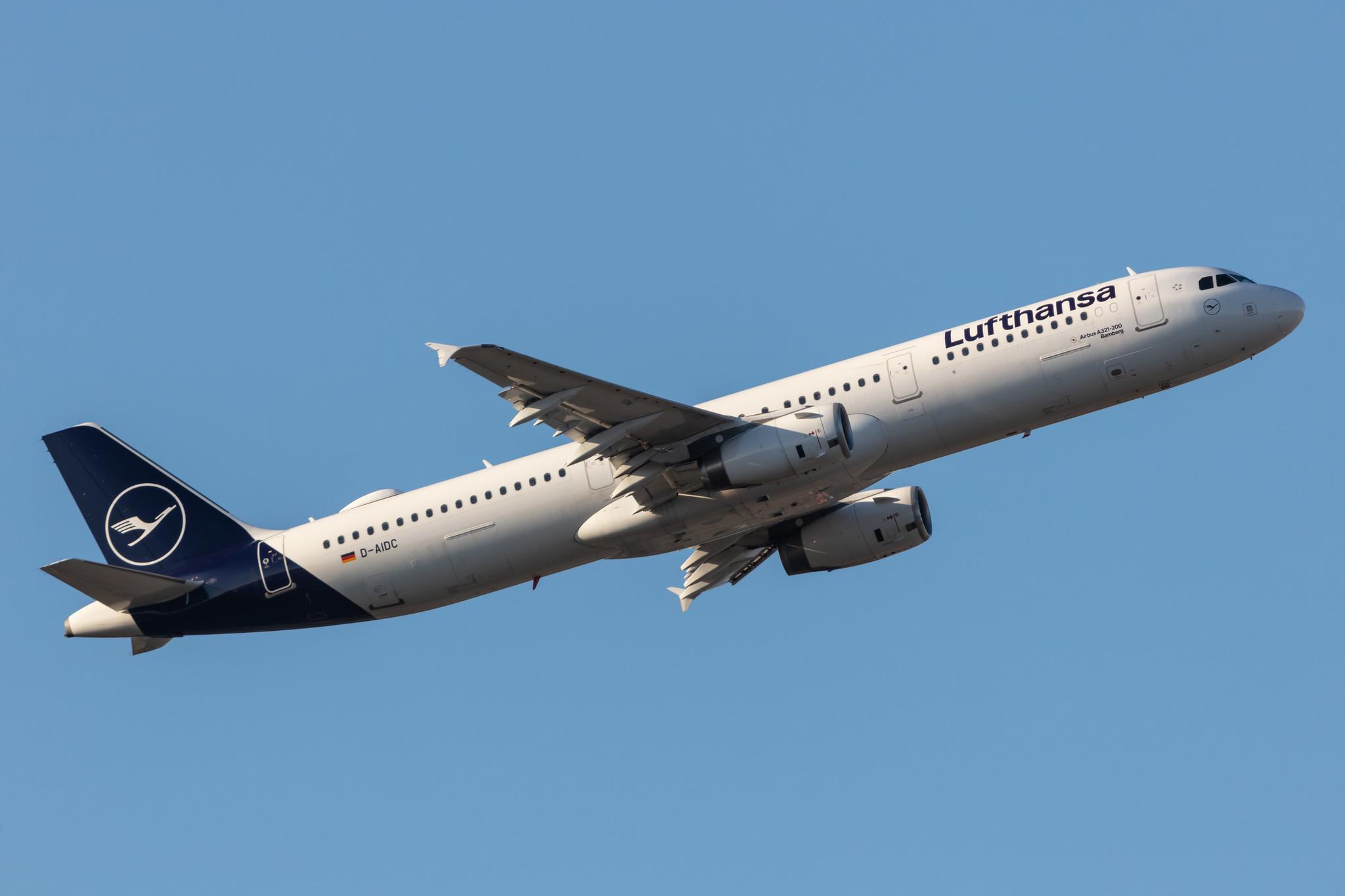 Frankfurt Airport: Lufthansa (LH / DLH) |  Airbus A321-231 A321 | D-AIDC | MSN 4560