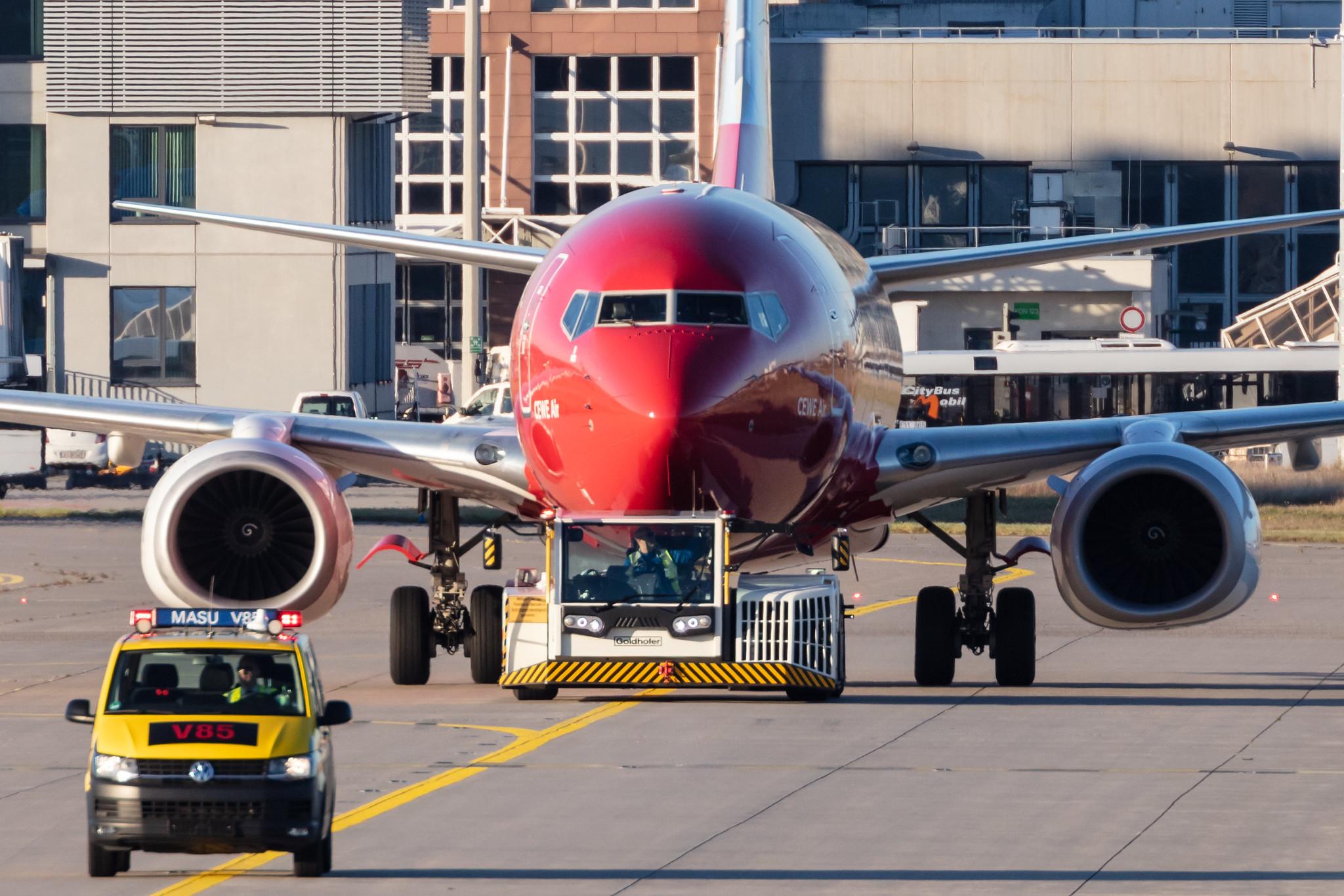 Frankfurt Airport: TUI (X3 / TUI) |  Livery: Cewe Fotobuch Livery | Operator: TUI fly |  Boeing 737-86J B738 | D-ABMV | MSN 37785