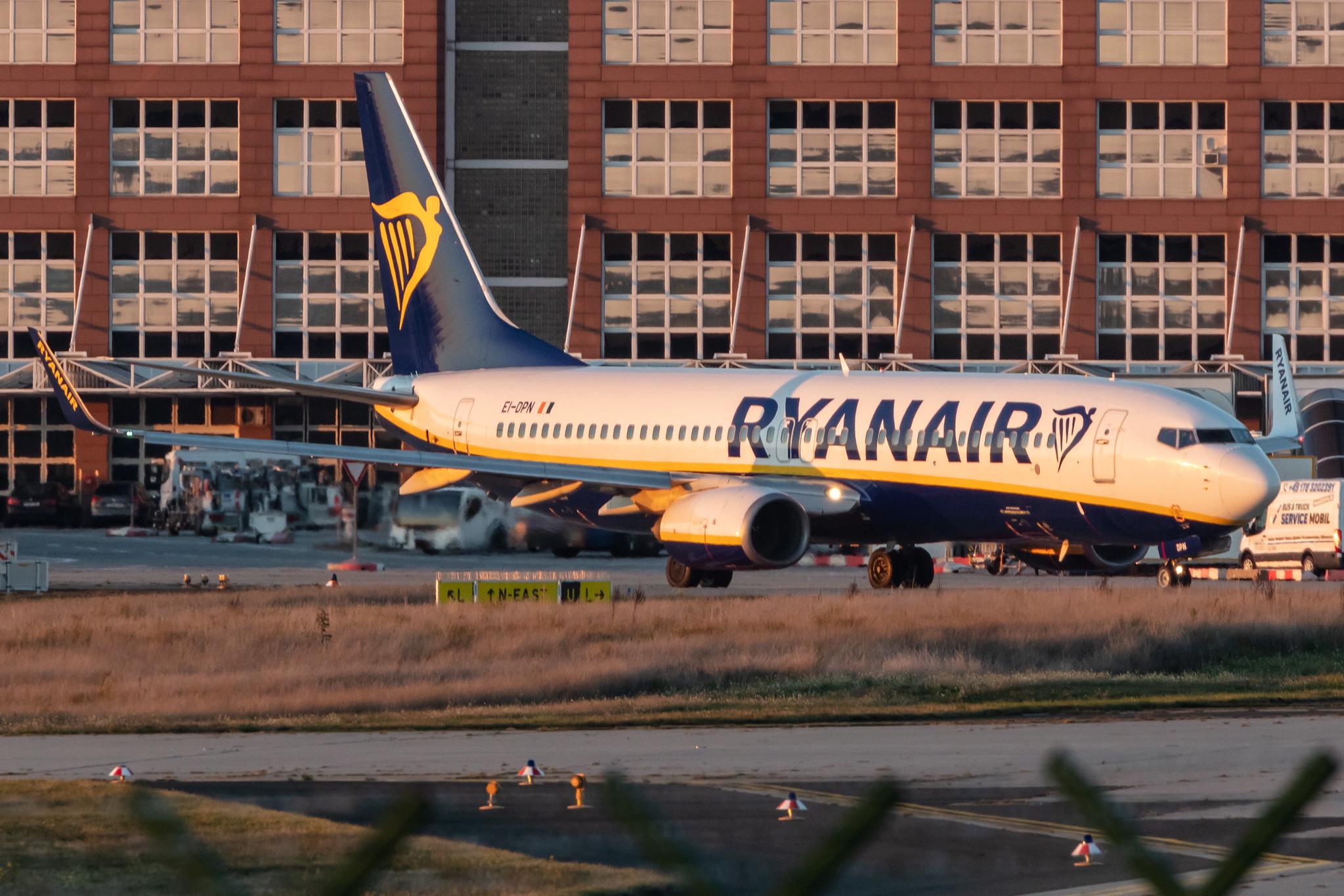 Frankfurt Airport: Ryanair (FR / RYR) |  Boeing 737-8AS B738 | EI-DPN | MSN 35549