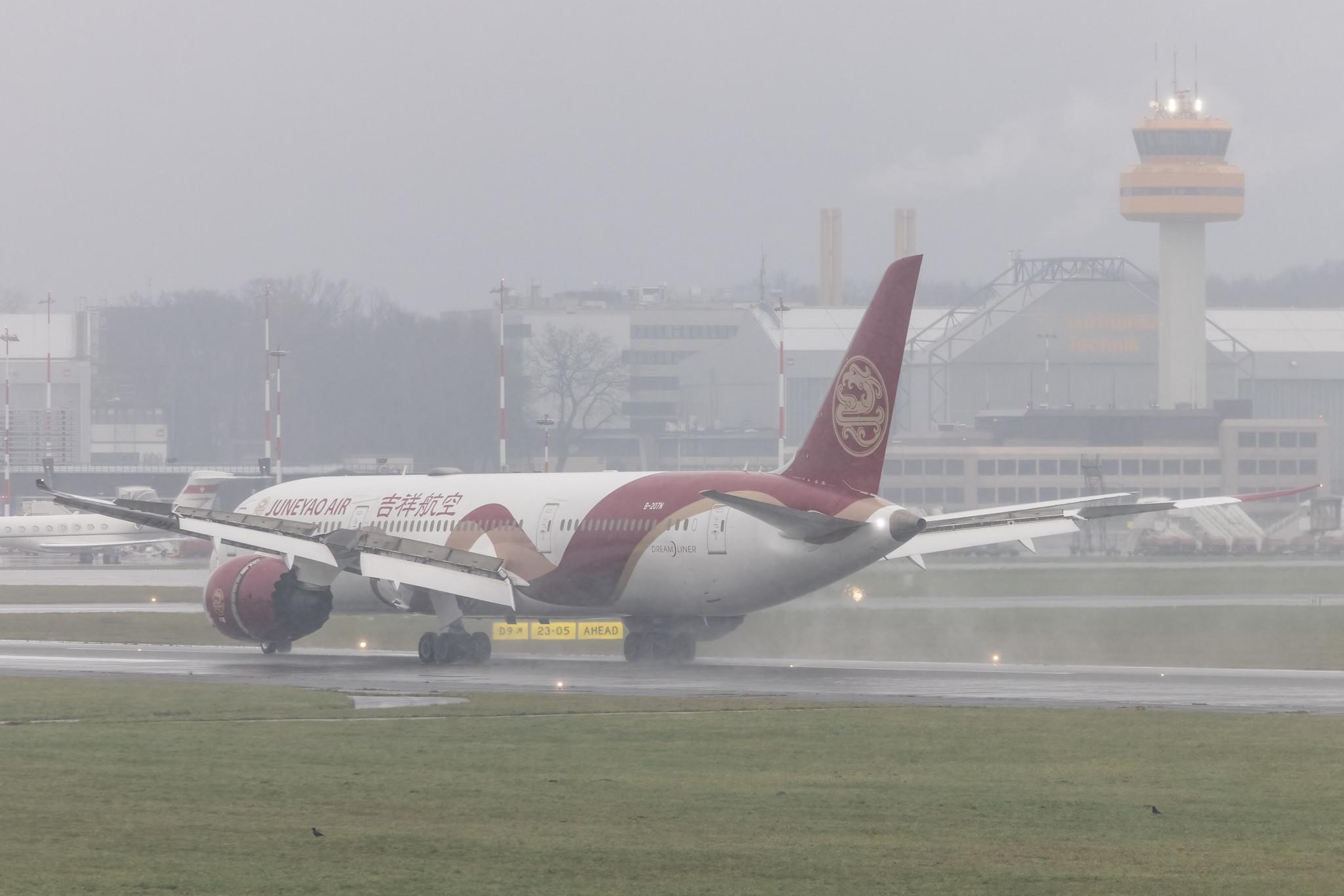 Hamburg Airport: Juneyao Air (HO / DKH) |  Livery: Chinese Silk Ribbon Livery |  Boeing 787-9 Dreamliner B789 | B-207N | MSN 64313