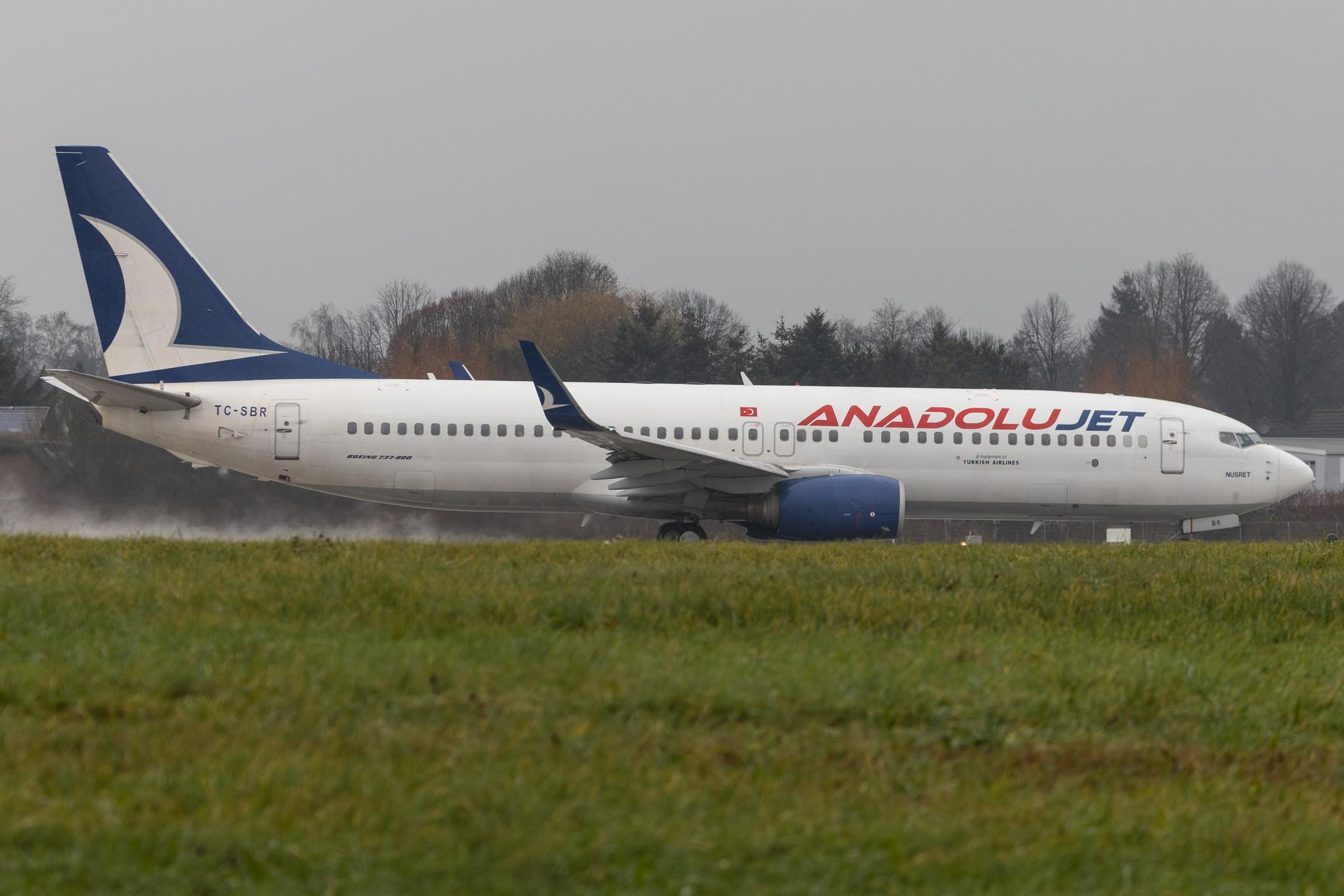Hamburg Airport: AnadoluJet | Operator: Turkish Airlines |  Boeing 737-86N B738 | TC-SBR | MSN 32693