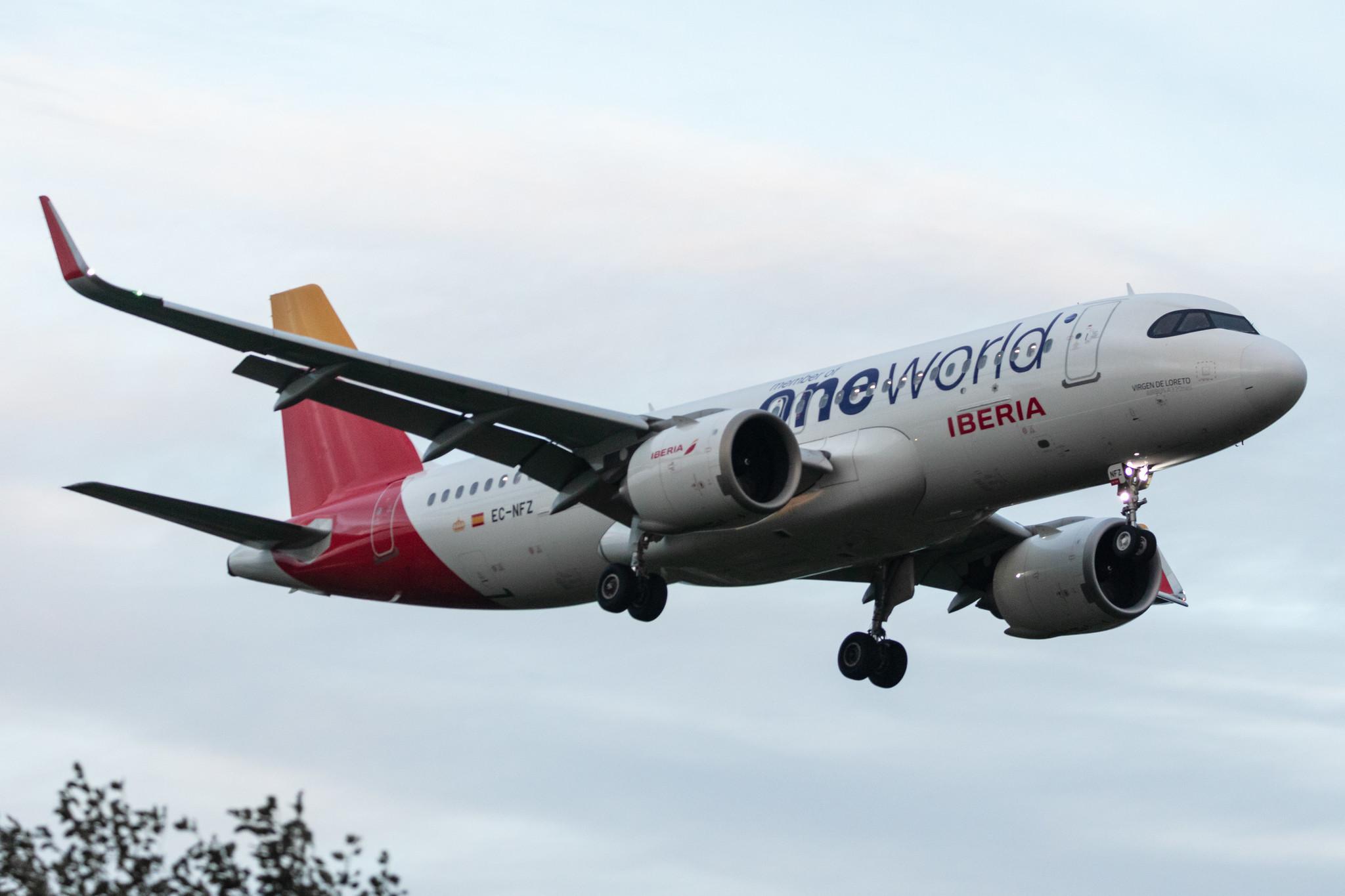 Hamburg Airport: Iberia (IB / IBE) |  Livery: Oneworld Livery |  Airbus A320-251N A20N | EC-NFZ | MSN 10002