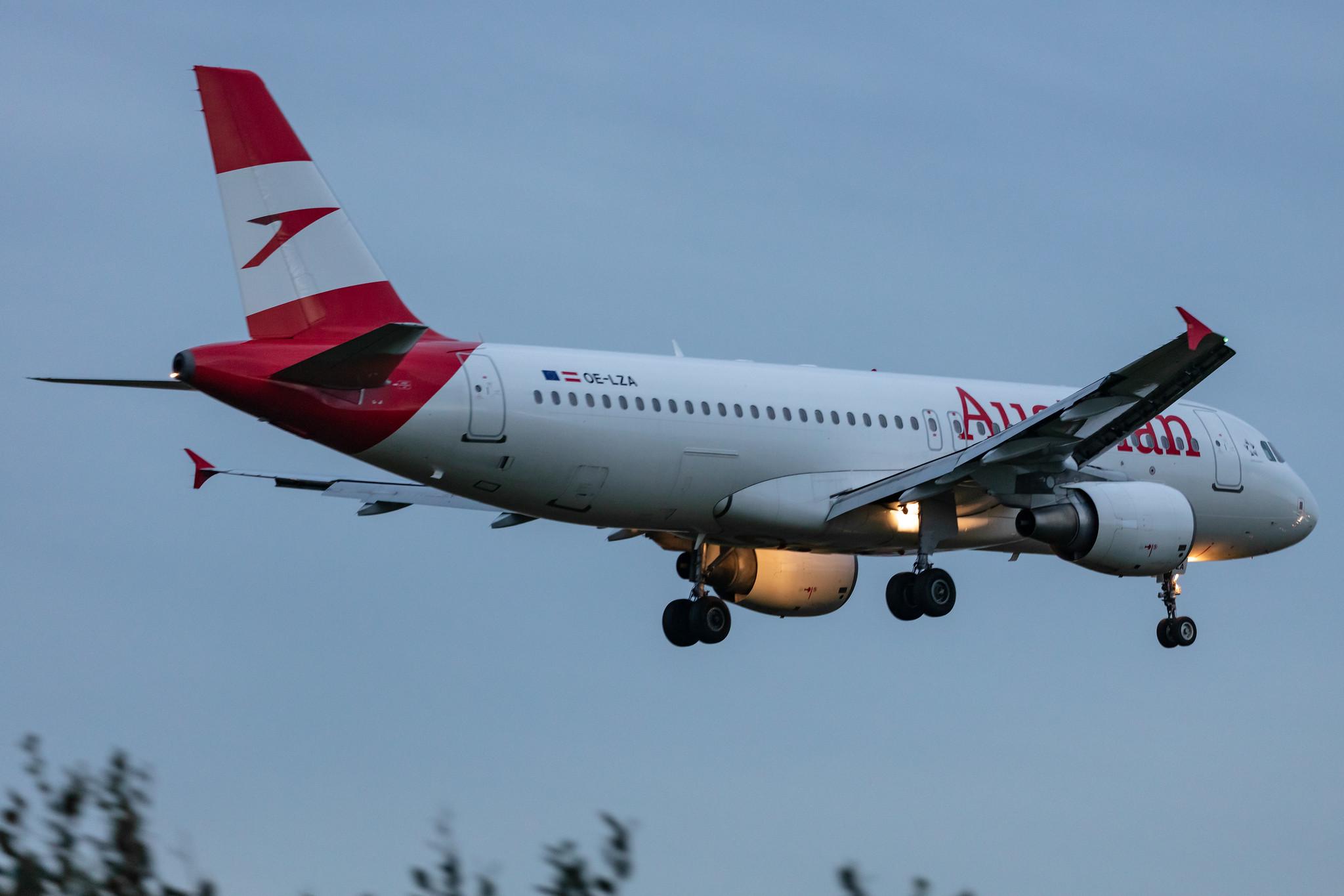 Hamburg Airport: Austrian Airlines (OS / AUA) |  Airbus A320-214 A320 | OE-LZA | MSN 3234