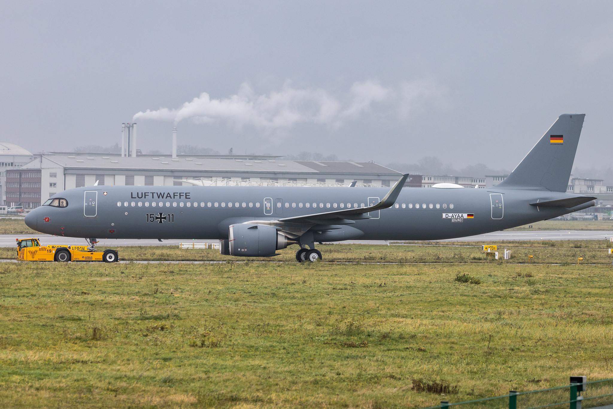 Hamburg Finkenwerder: German Air Force (/ GAF) |  Airbus A321-251NX A21N | D-AYAA (15+11) | MSN 10528