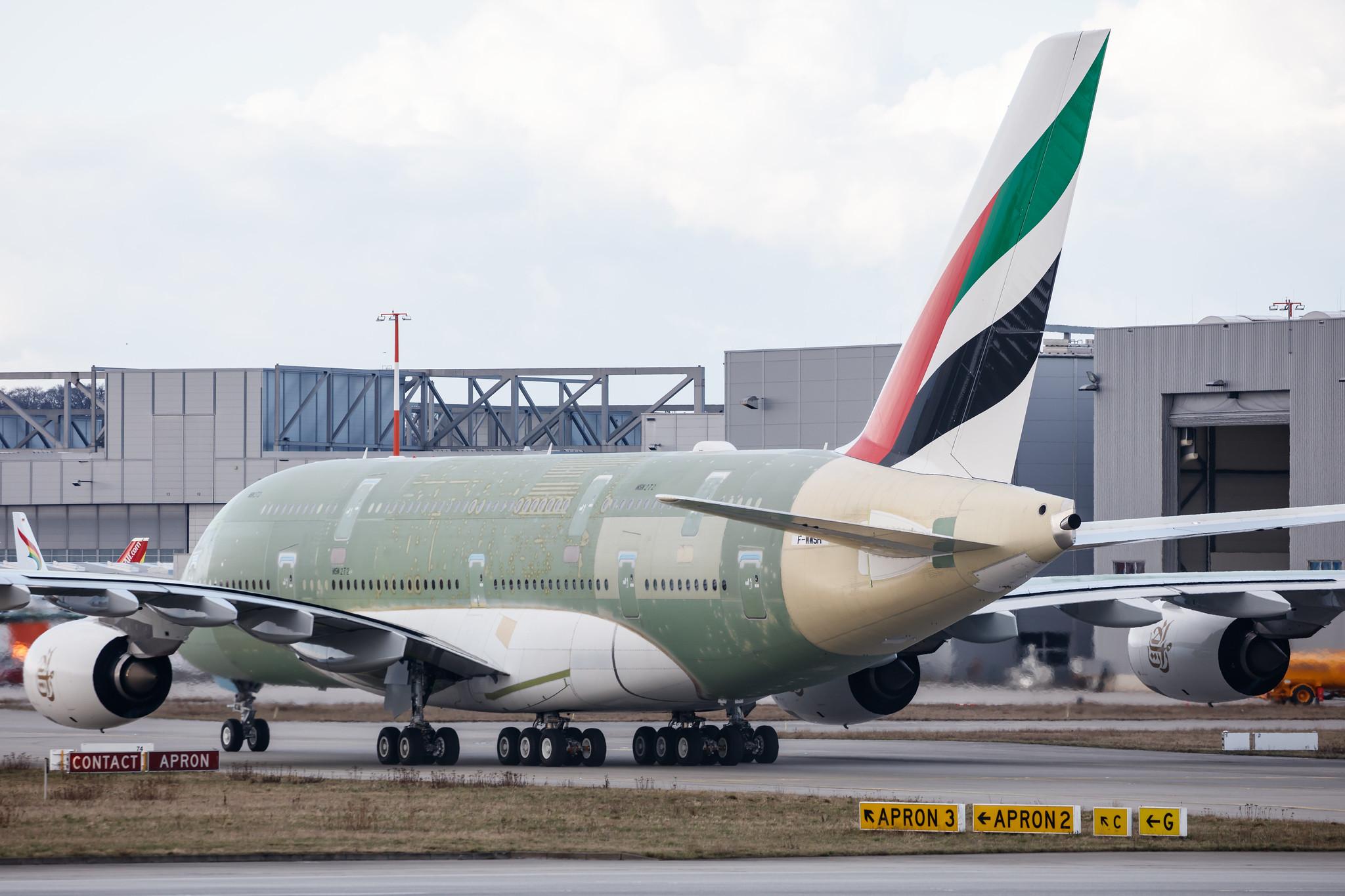 Hamburg Finkenwerder: Emirates  (EK / UAE) |  Airbus A380-842 A388 | F-WWSH (A6-EVS) | MSN 272
