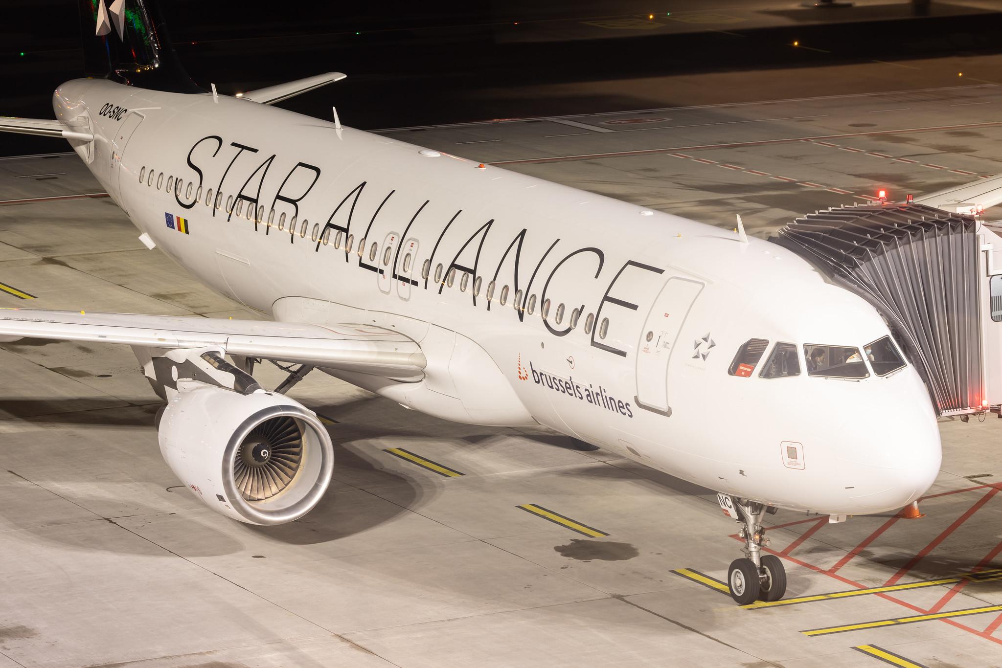 Hamburg Airport: Brussels Airlines (SN / BEL) |  Livery: Star Alliance Livery |  Airbus A320-214 A320 | OO-SNC | MSN 1797