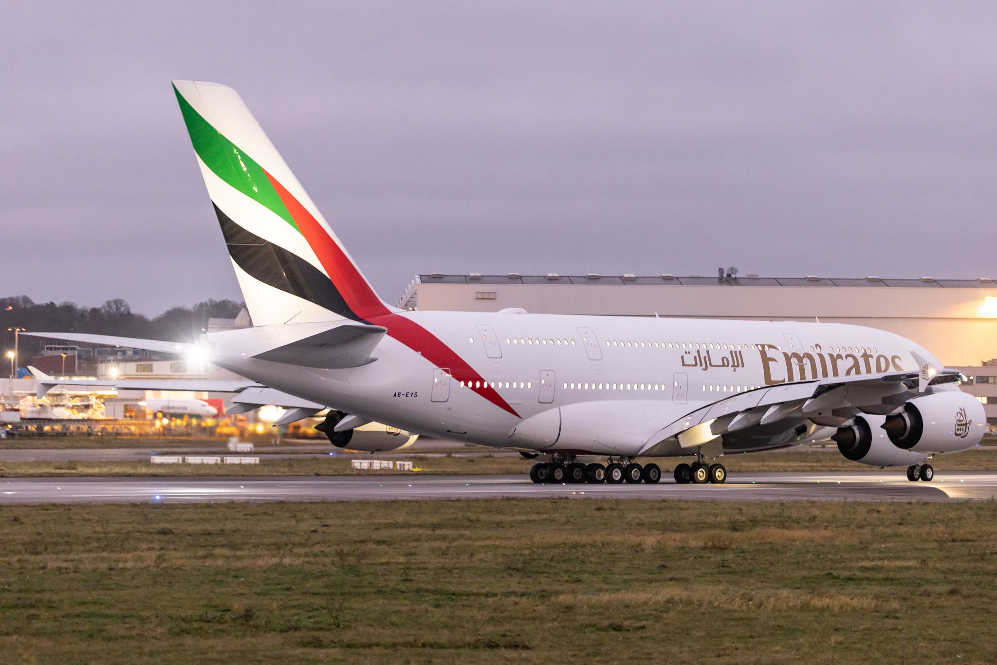Hamburg Finkenwerder: Emirates (EK / UAE) |  Airbus A380-842 A388 | A6-EVS | MSN 272