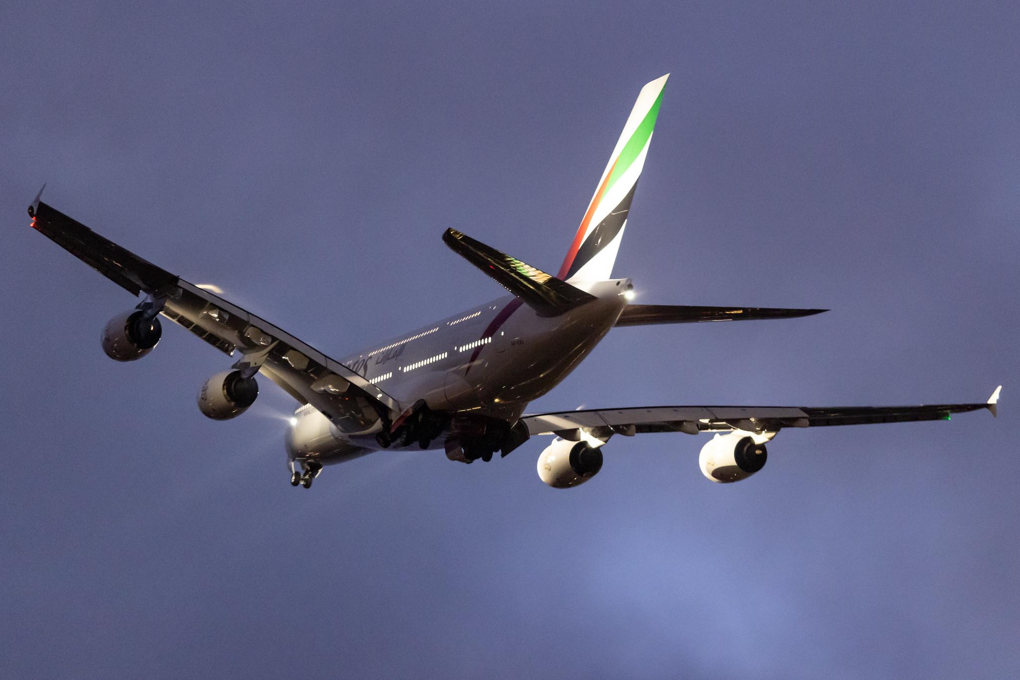 Hamburg Finkenwerder: Emirates (EK / UAE) |  Airbus A380-842 A388 | A6-EVS | MSN 272
