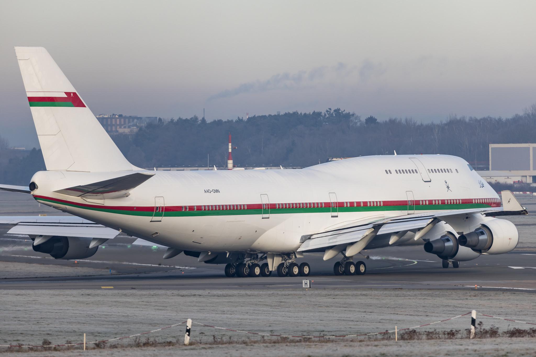 Hamburg Airport: Royal Flight of Oman |  Boeing 747-430 B744 | A4O-OMN | MSN 32445
