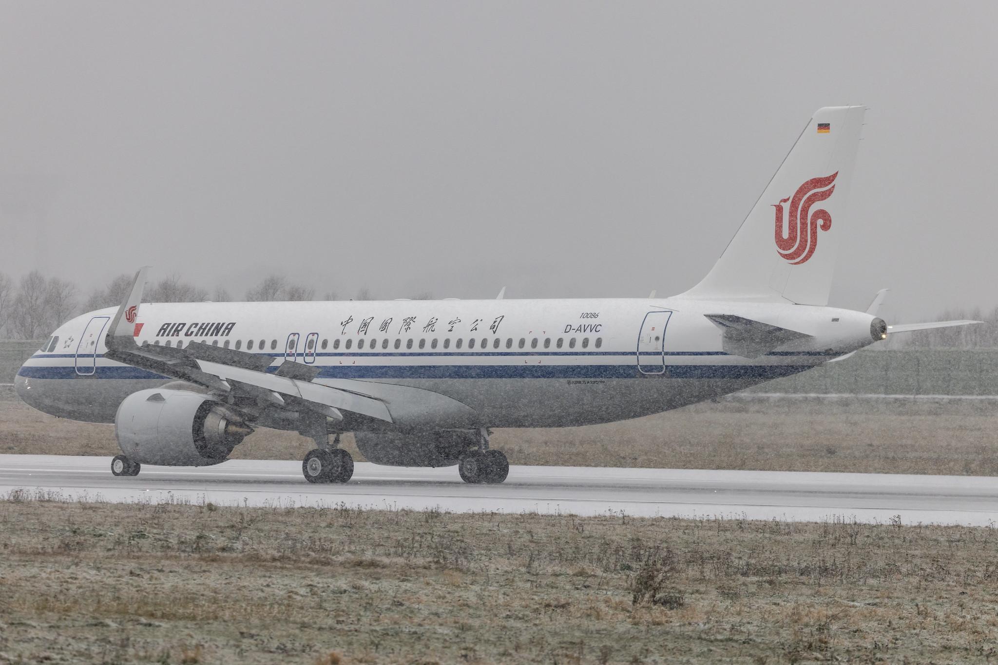 Hamburg Finkenwerder: Air China (CA / CCA) |  Airbus A320-251N A20N | D-AVVC (B-326V) | MSN 10086