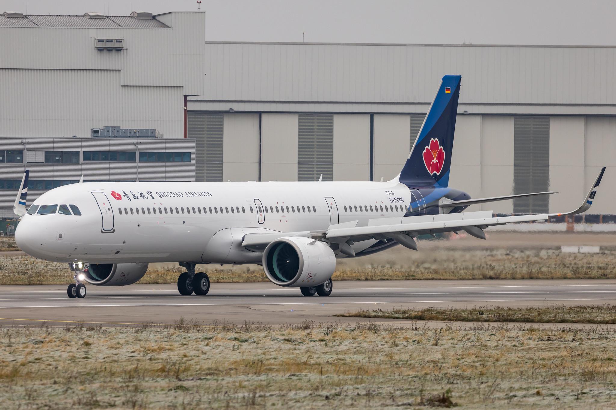 Hamburg Finkenwerder: Qingdao Airlines (QW / QDA) |  Airbus A321-271NX A21N | D-AVXK (B-325W) | MSN 10410