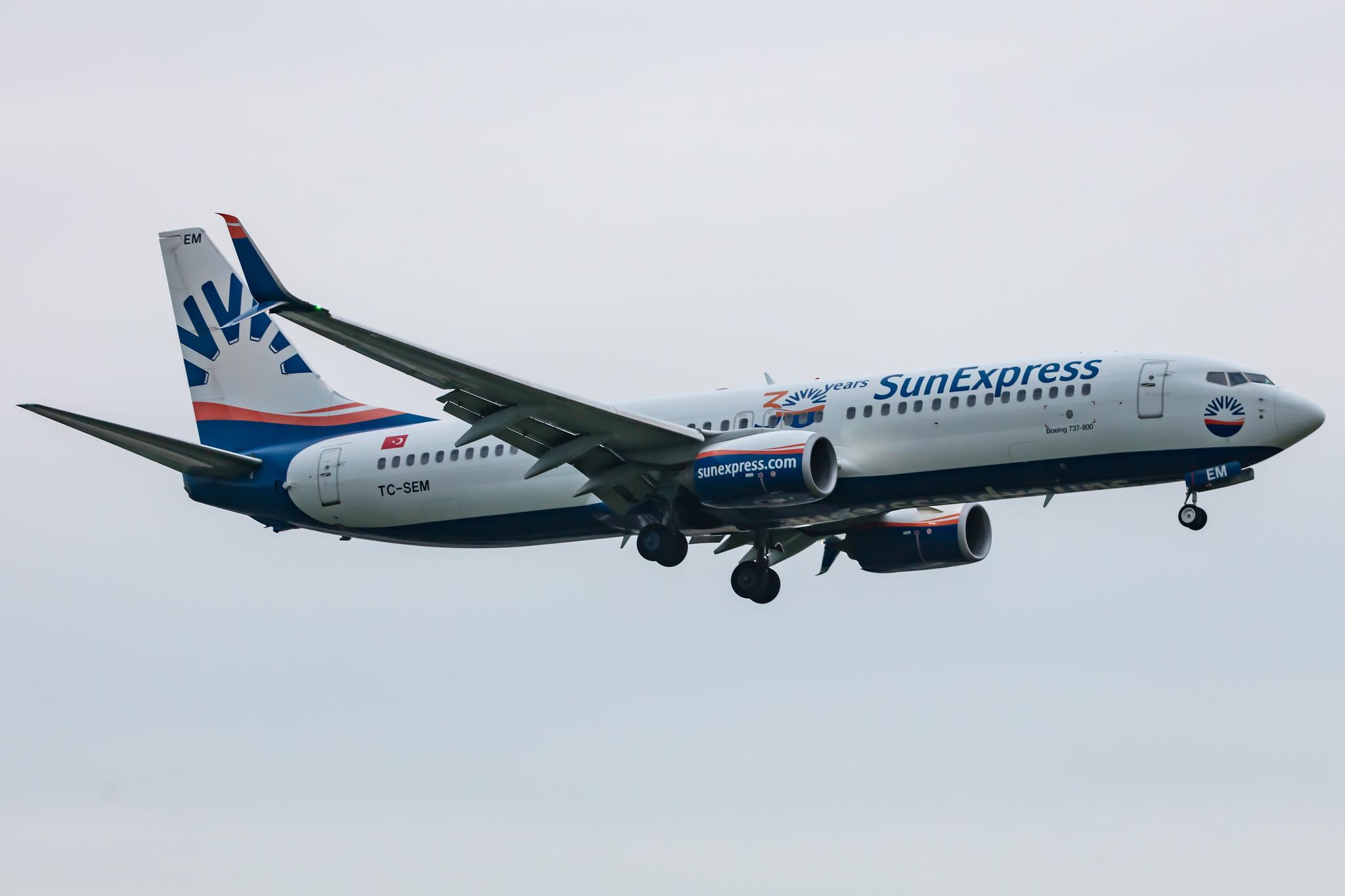 Hamburg Airport: SunExpress (XQ / SXS) |  Boeing 737-8HC B738 | TC-SEM | MSN 61173