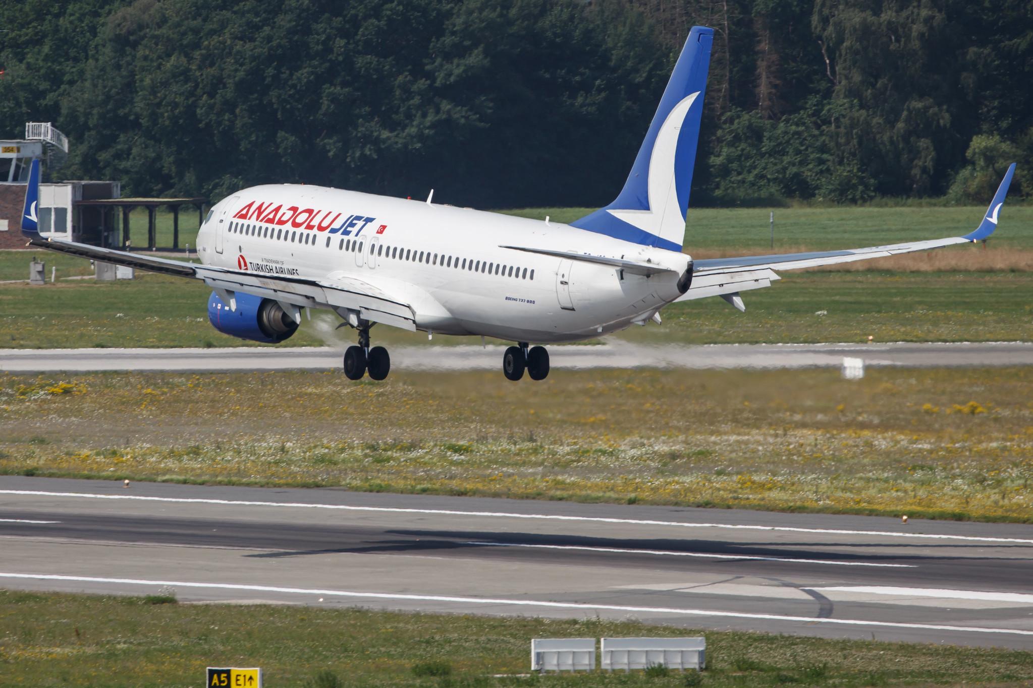 Hamburg Airport: AnadoluJet (TK / TKY) | Operator: Turkish Airlines |  Boeing 737-8F2 B738 | TC-JGC | MSN 29787