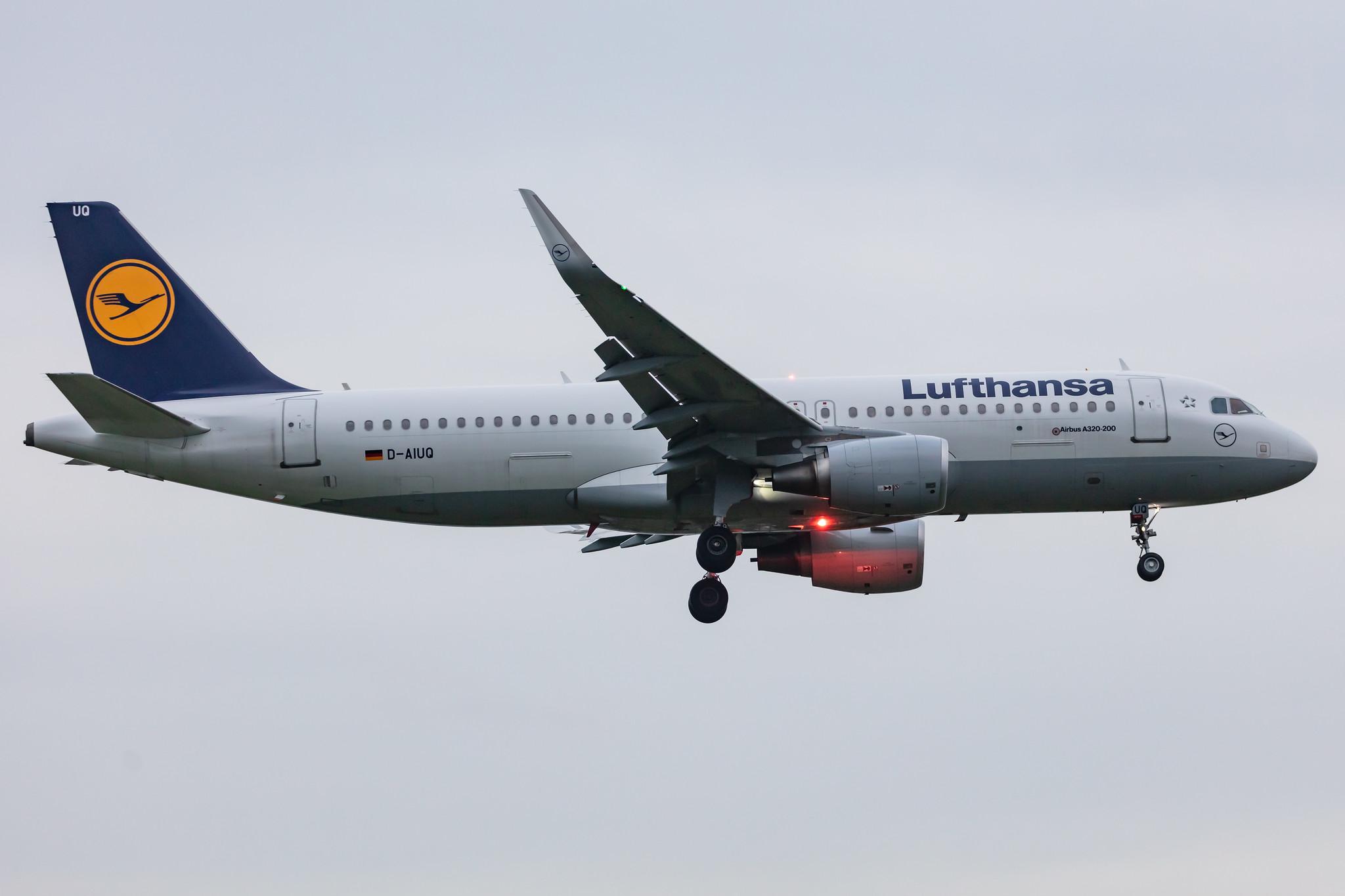 Hamburg Airport: Lufthansa (LH / DLH) |  Airbus A320-214 A320 | D-AIUQ | MSN 6947