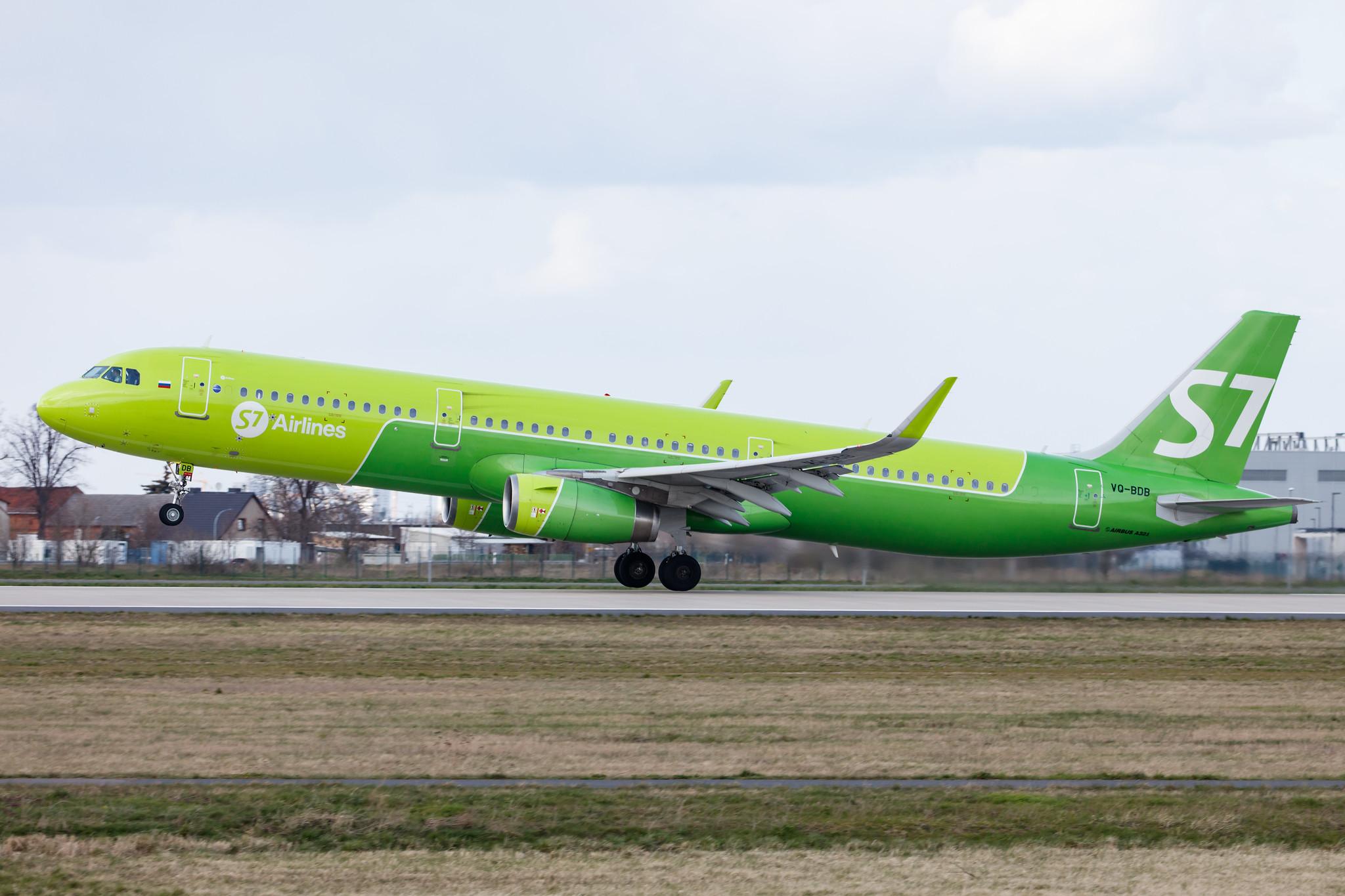 Flughafen Berlin Brandenburg: S7 Airlines (S7 / SBI) |  Airbus A321-231 A321 | VQ-BDB | MSN 6734