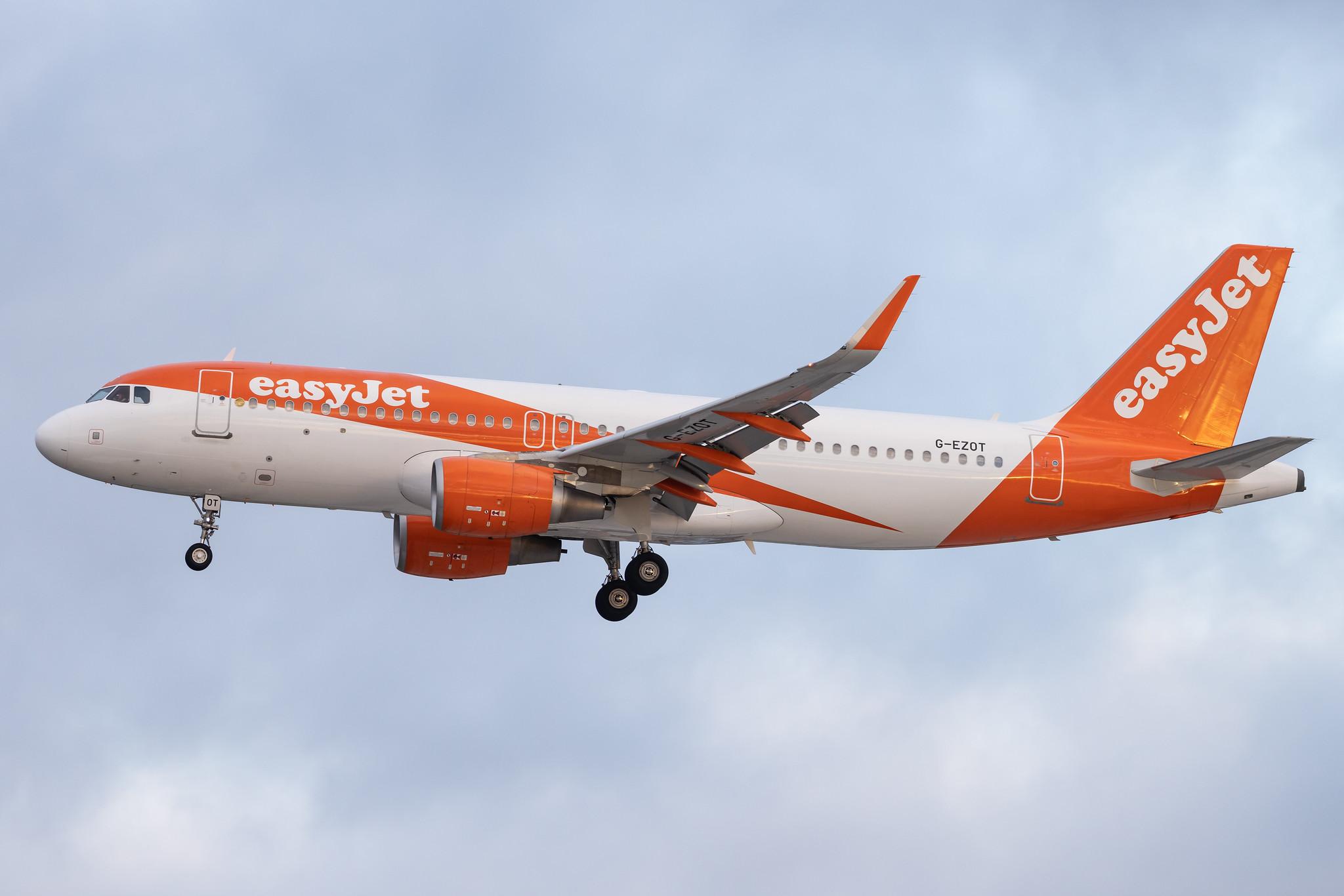 Hamburg Airport: easyJet (U2 / EZY) |  Airbus A320-214 A320 | G-EZOT | MSN 6680