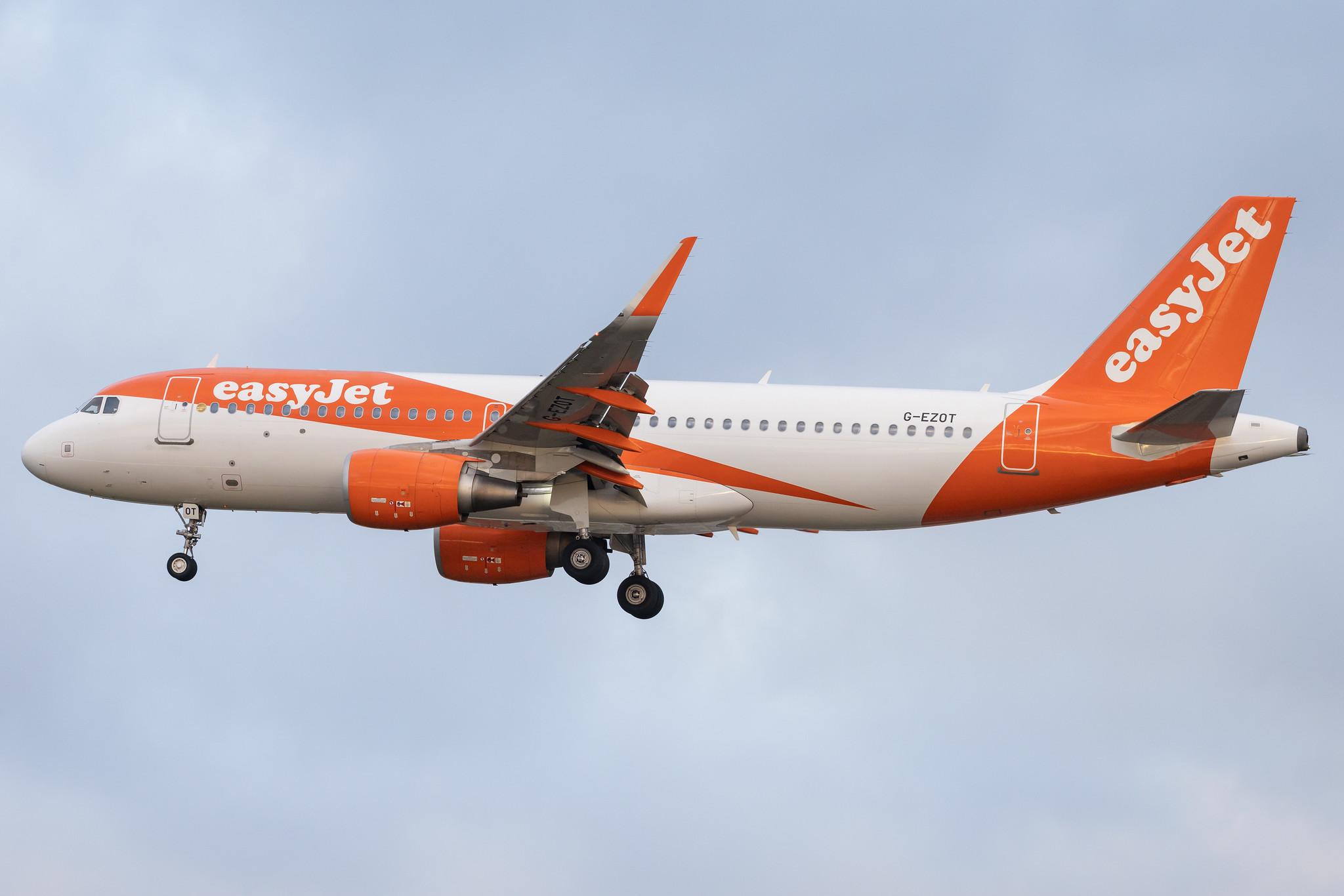 Hamburg Airport: easyJet (U2 / EZY) |  Airbus A320-214 A320 | G-EZOT | MSN 6680