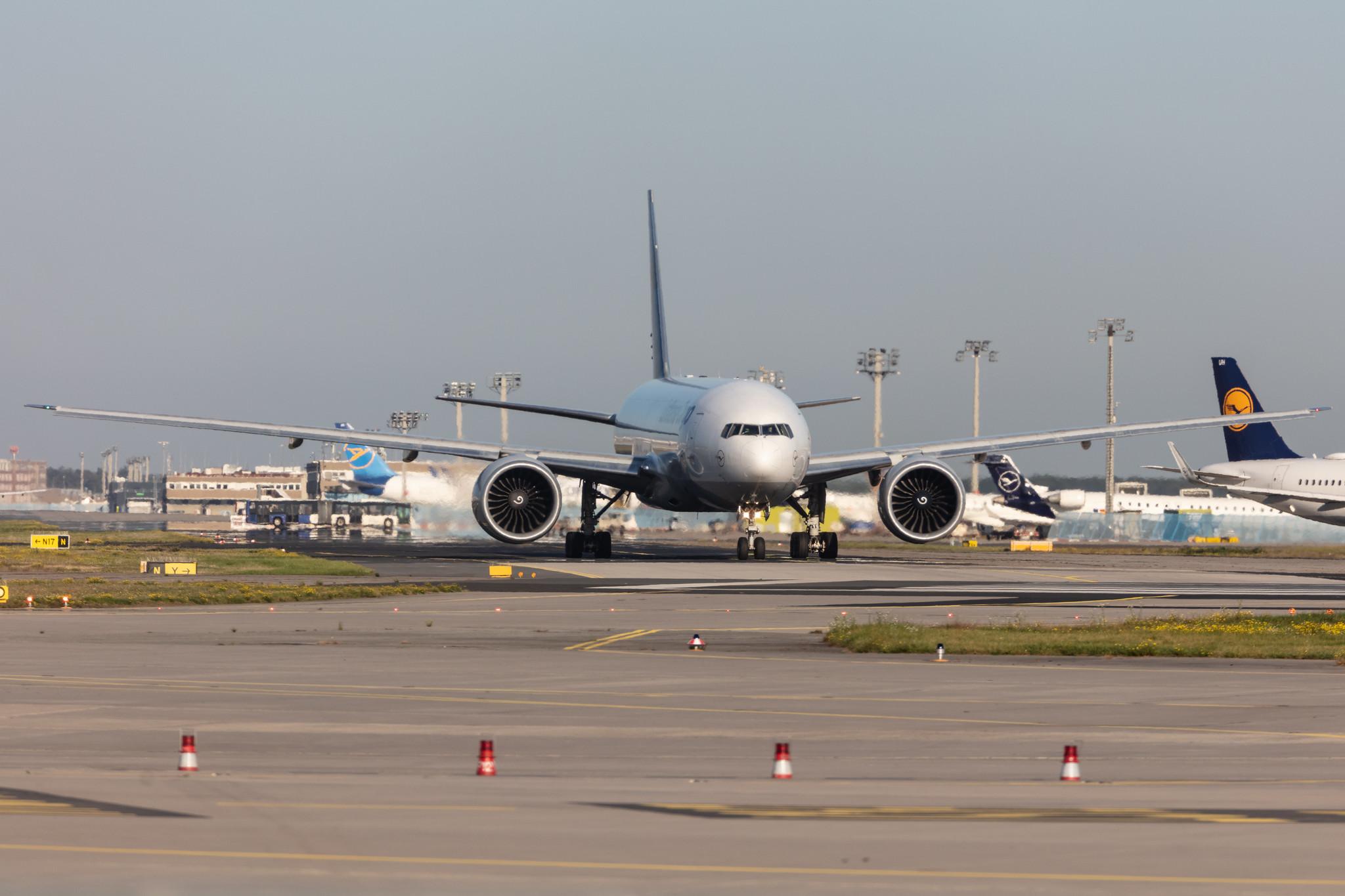Frankfurt Airport: Lufthansa Cargo (/ GEC) |  Boeing 777-FBT B77L | D-ALFC | MSN 41676