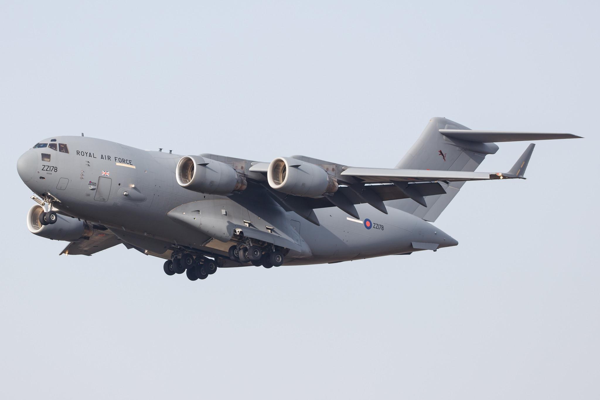 Hamburg Airport: Royal Air Force (RAF) |  Boeing C-17A Globemaster III C17 | ZZ178 | MSN 50246/UK-8