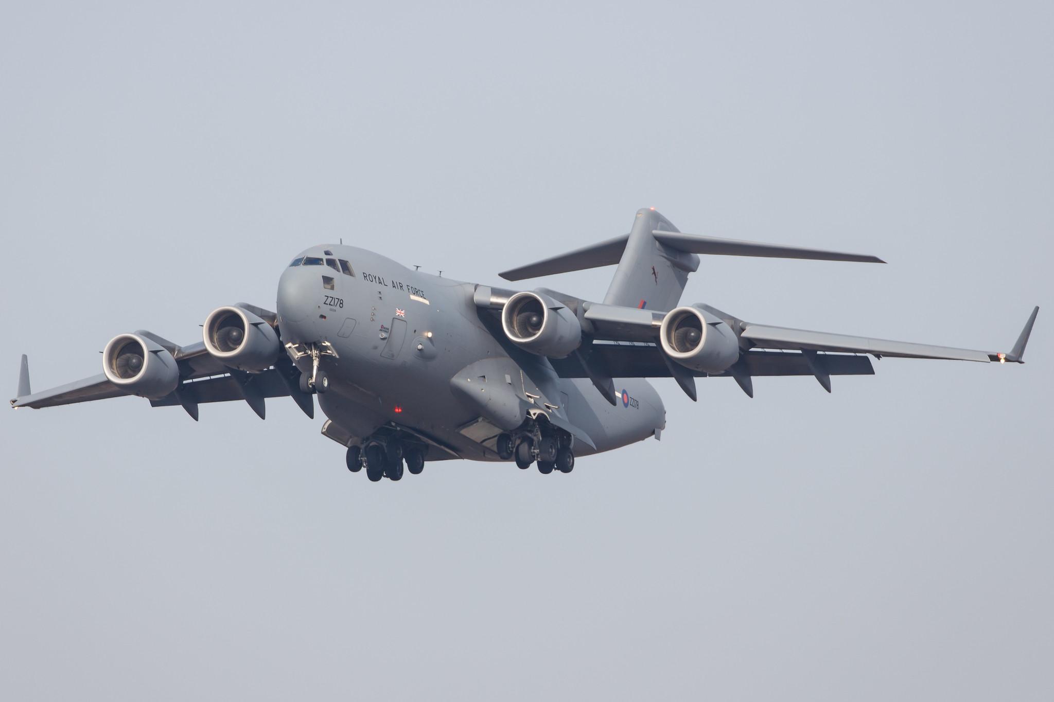 Hamburg Airport: Royal Air Force (RAF) |  Boeing C-17A Globemaster III C17 | ZZ178 | MSN 50246/UK-8