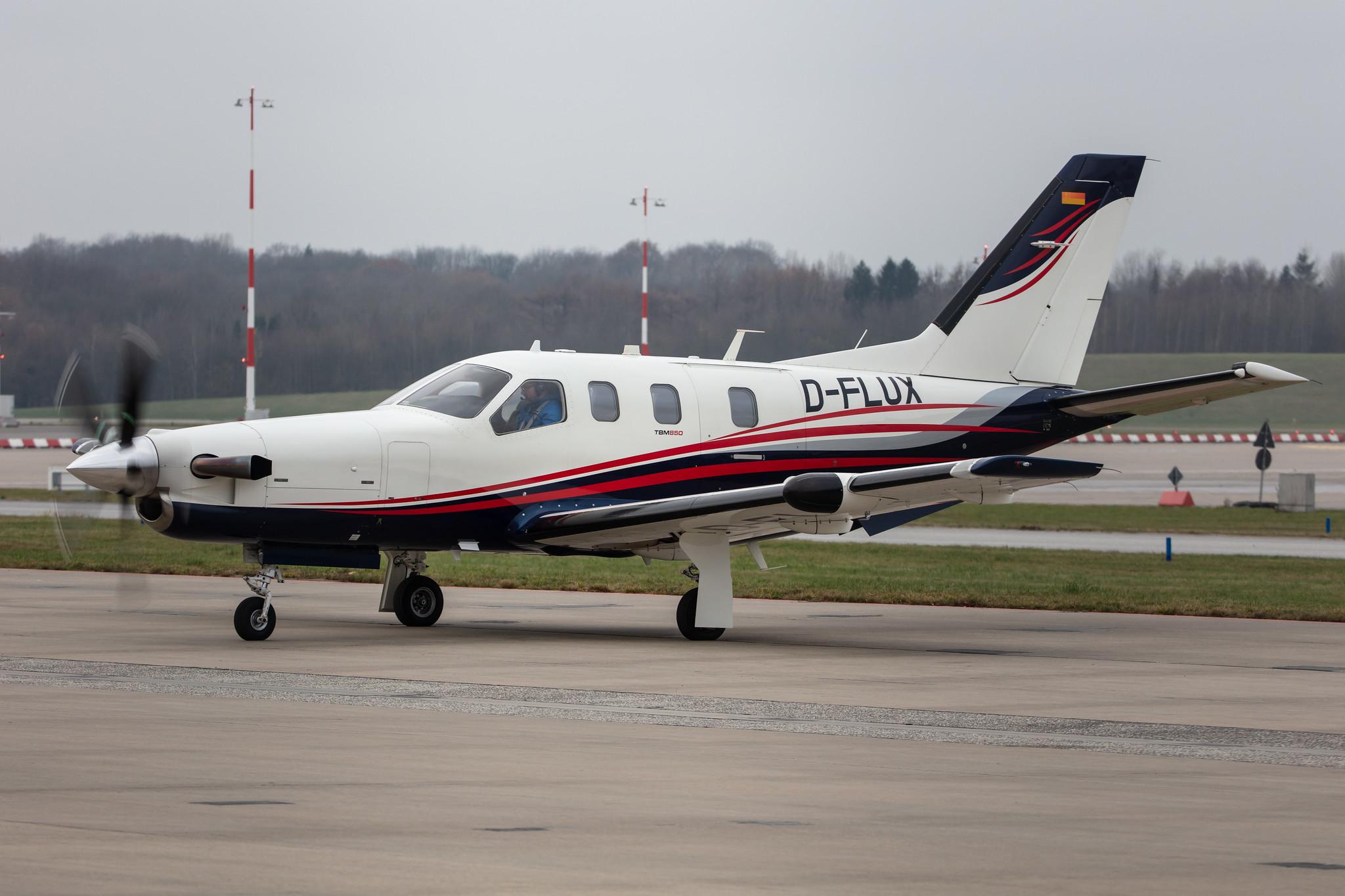 Hamburg Airport: Private owner |  Socata TBM 850 TBM8 | D-FLUX | MSN 569