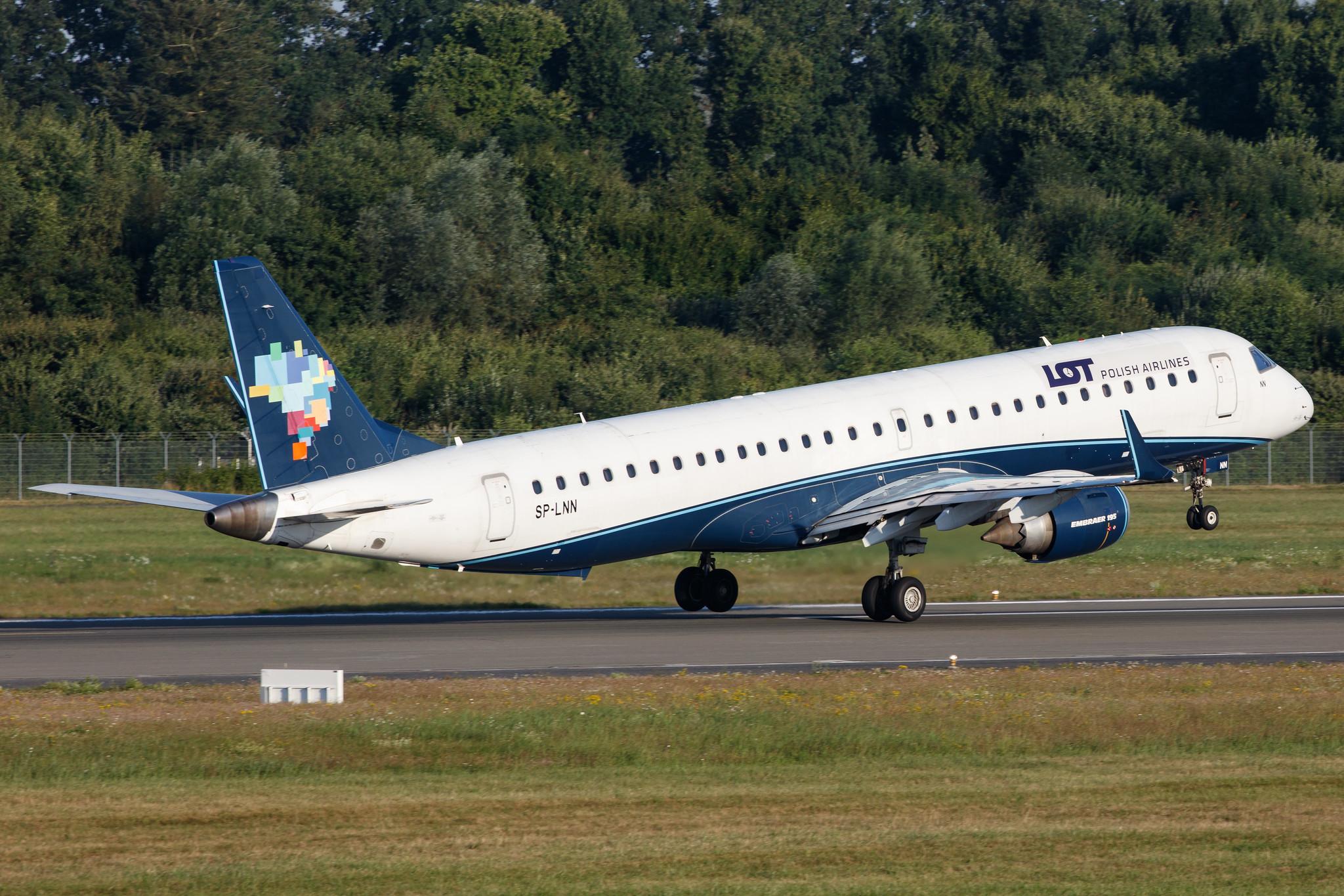 Hamburg Airport: LOT (LO / LOT) |  Embraer E195AR E195 | SP-LNN | MSN 19000413