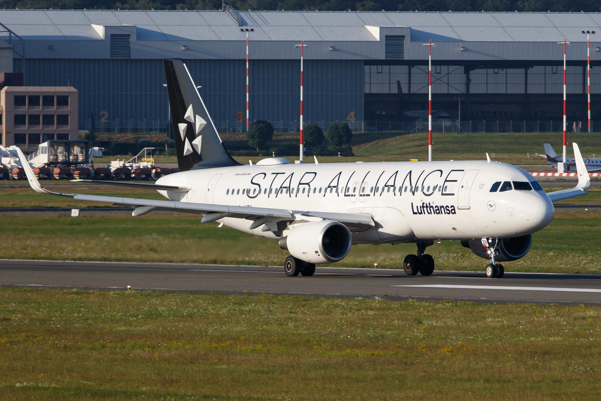 Hamburg Airport: Lufthansa (LH / DLH) |  Livery: Star Alliance Livery |  Airbus A320-214 A320 | D-AIZN | MSN 5425