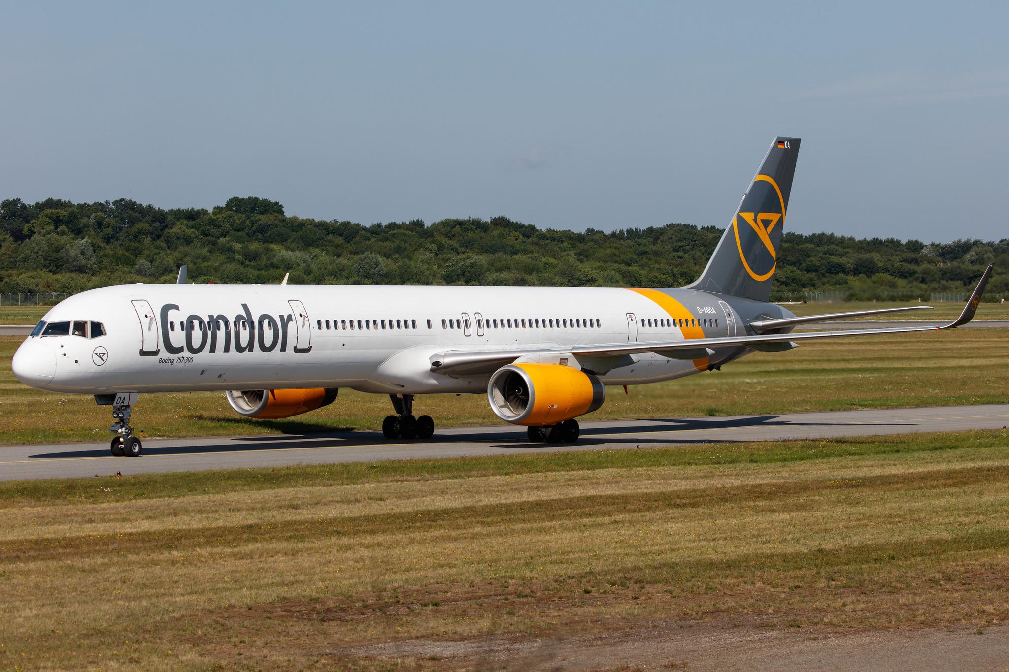 Hamburg Airport: Condor (DE / CFG) |  Boeing 757-330 B753 | D-ABOA | MSN 29016