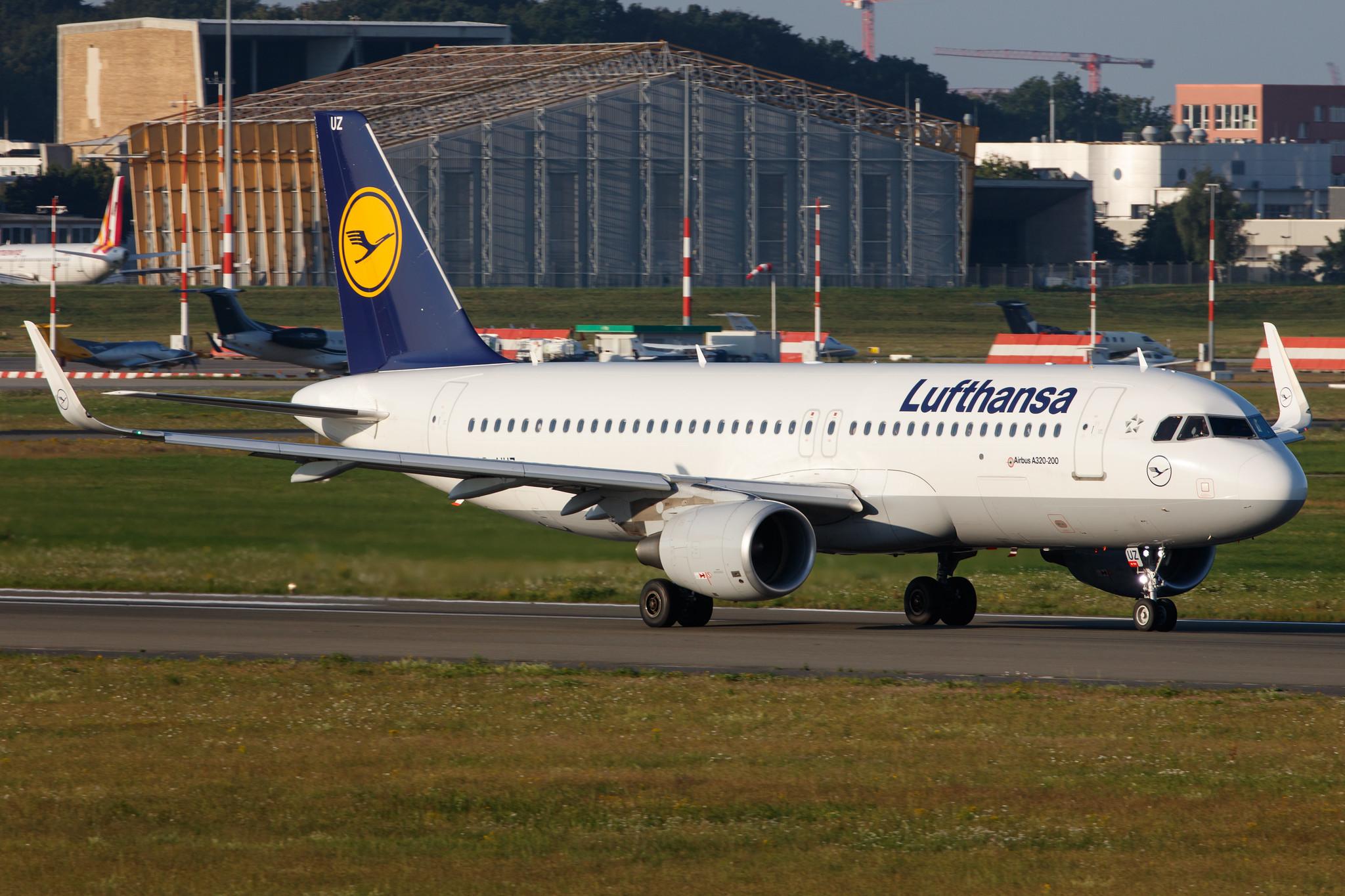 Hamburg Airport: Lufthansa (LH / DLH) |  Airbus A320-214 A320 | D-AIUZ | MSN 7625
