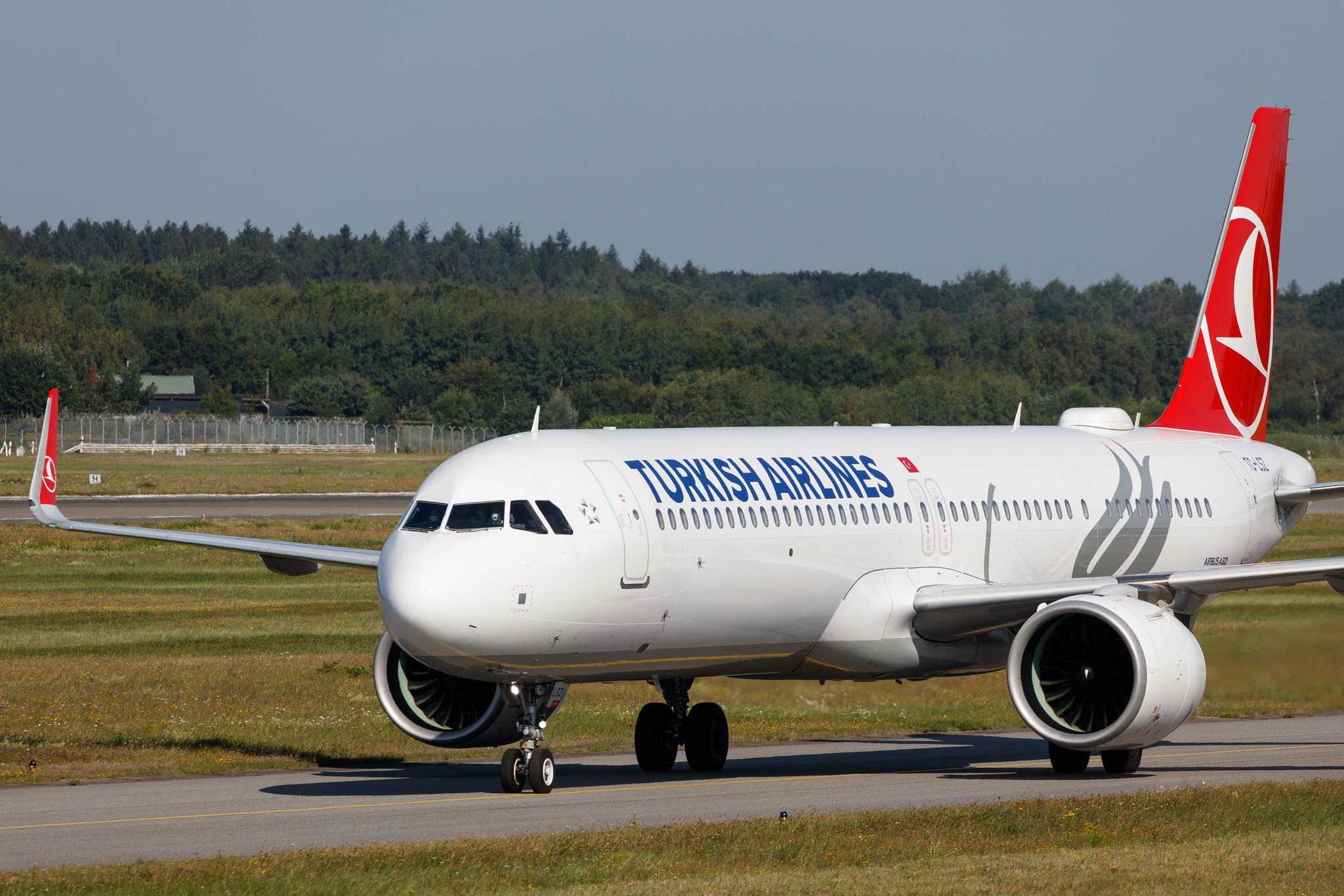 Hamburg Airport: Turkish Airlines (TK / THY) |  Airbus A321-271NX A21N | TC-LSZ | MSN 09452