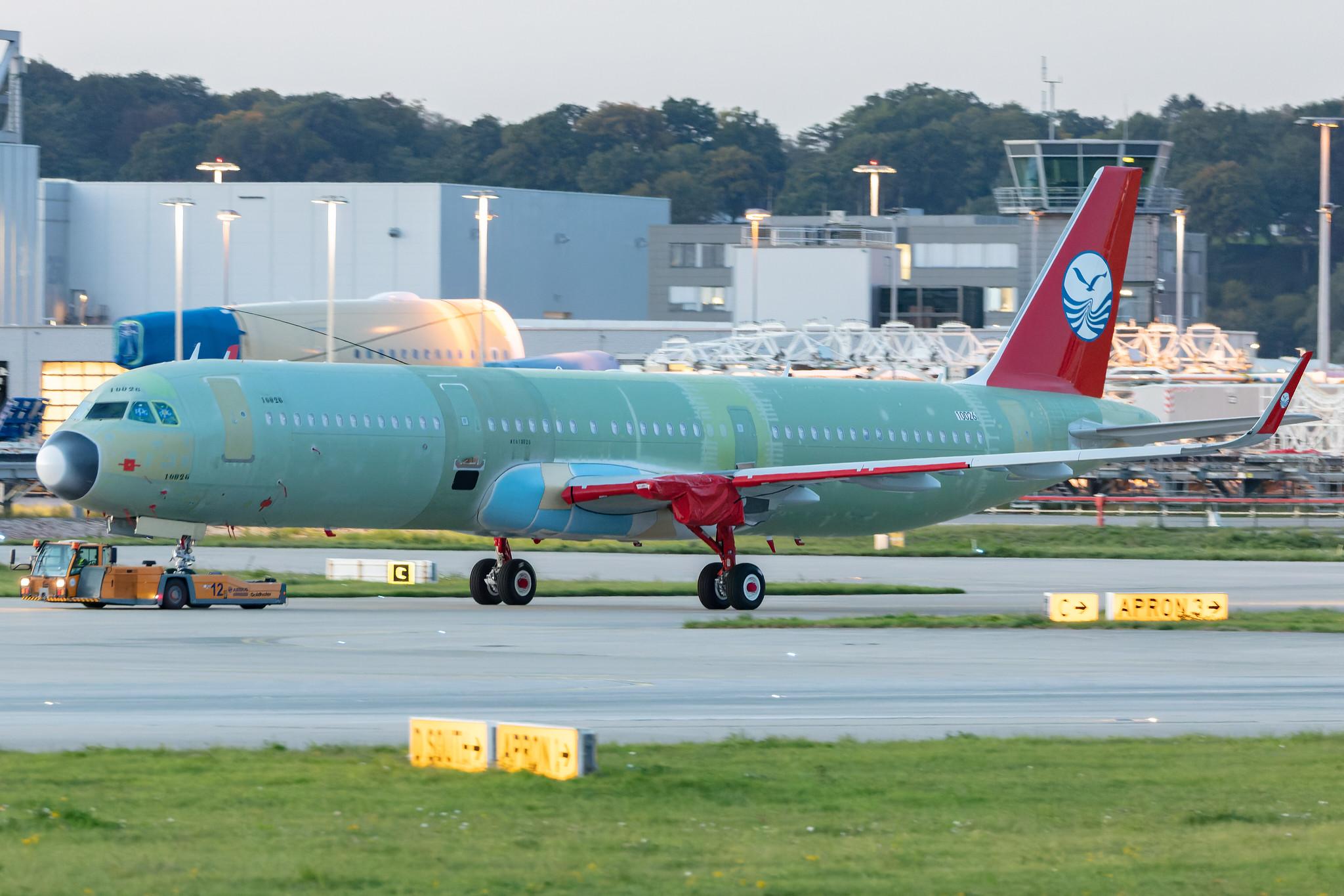 Hamburg Finkenwerder: Sichuan Airlines (3U / CSC) |  Airbus A321-271N A21N | D-AVZW (B-30FS) | MSN 10026